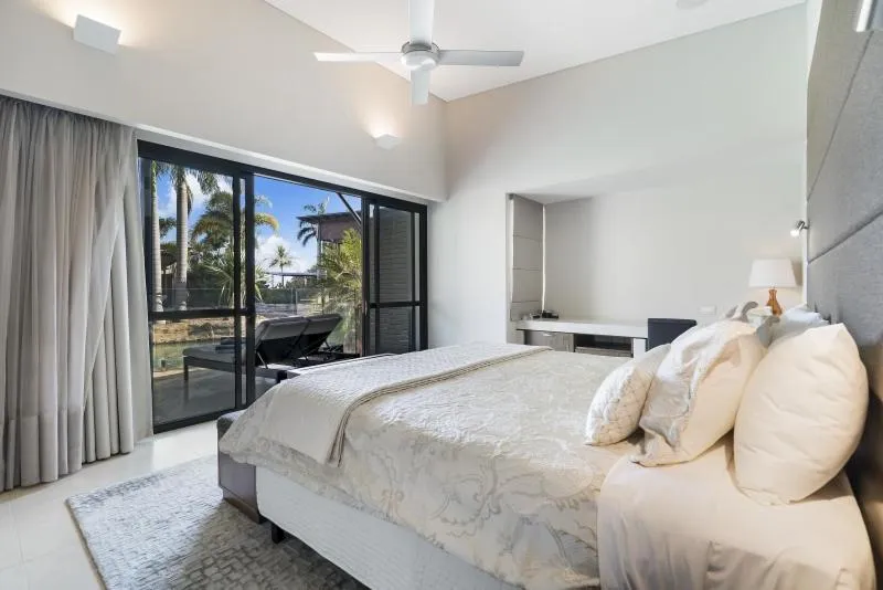 Bed in Mindil Beach Casino Resort