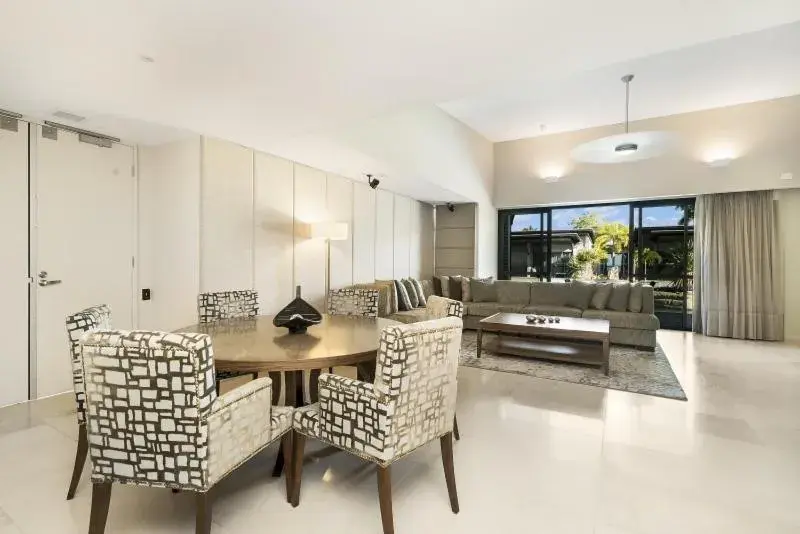 Living room in Mindil Beach Casino Resort Living room in Mindil Beach Casino Resort