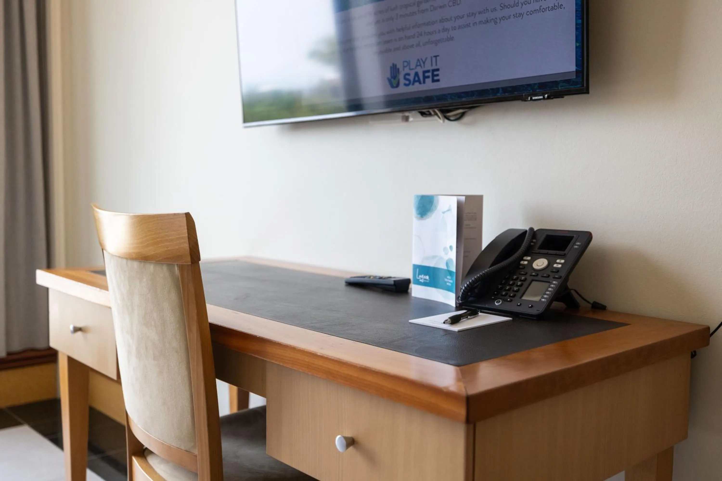 hair dresser in Mindil Beach Casino Resort