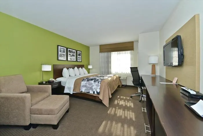 Bedroom, Bed in Sleep Inn & Suites Harrisburg - Hershey North