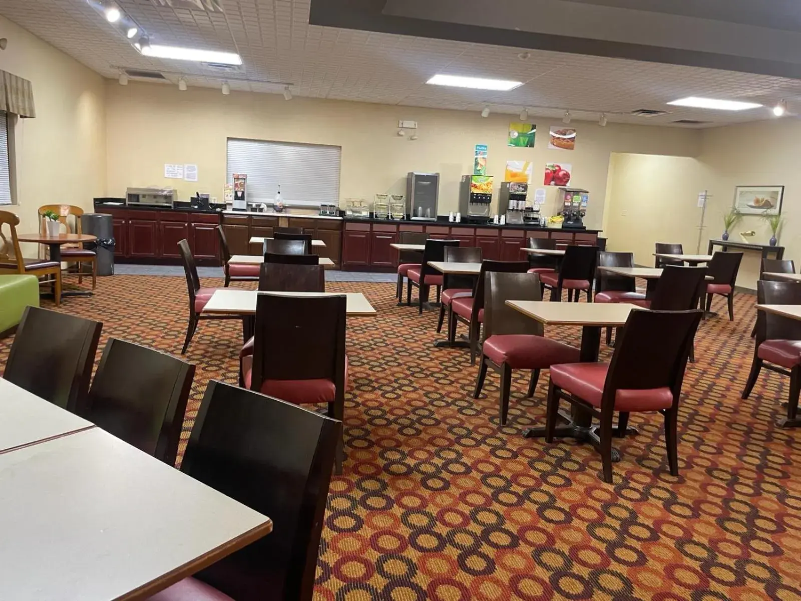 Breakfast, Restaurant/Places to Eat in Wilkes-Barre Inn & Suites