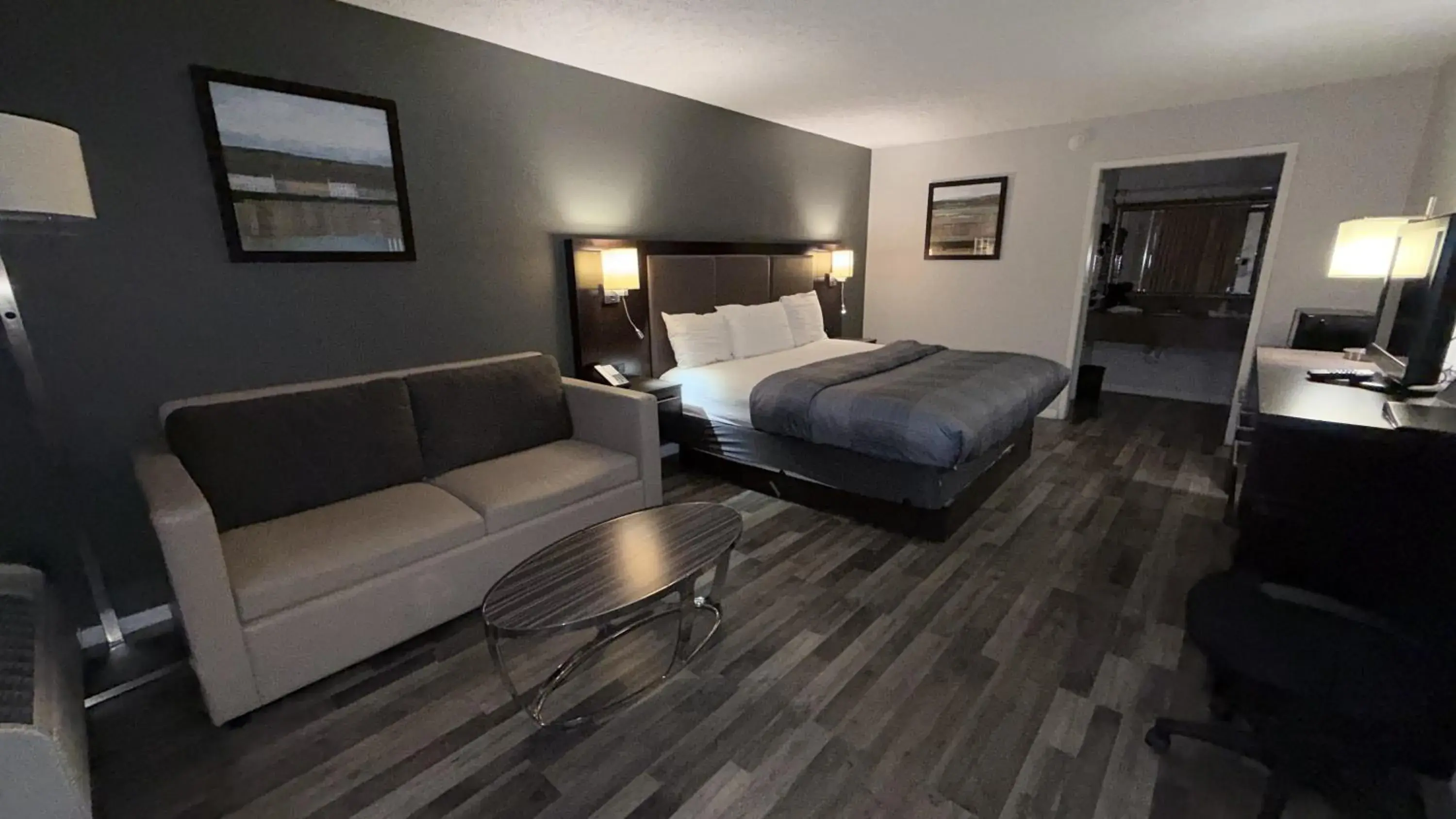 Bed in Wilkes-Barre Inn & Suites Bed in Wilkes-Barre Inn & Suites