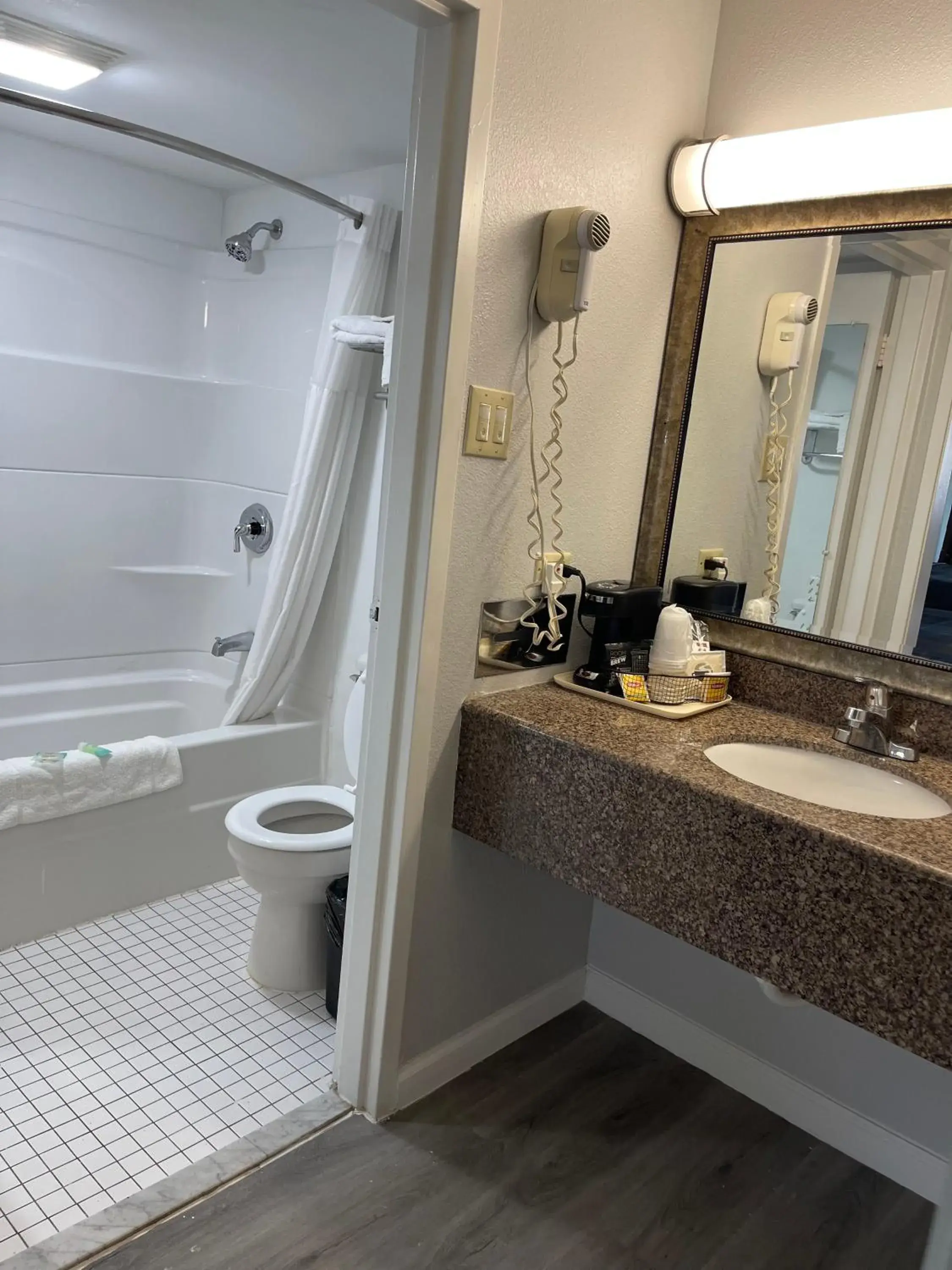 Bathroom in Wilkes-Barre Inn & Suites