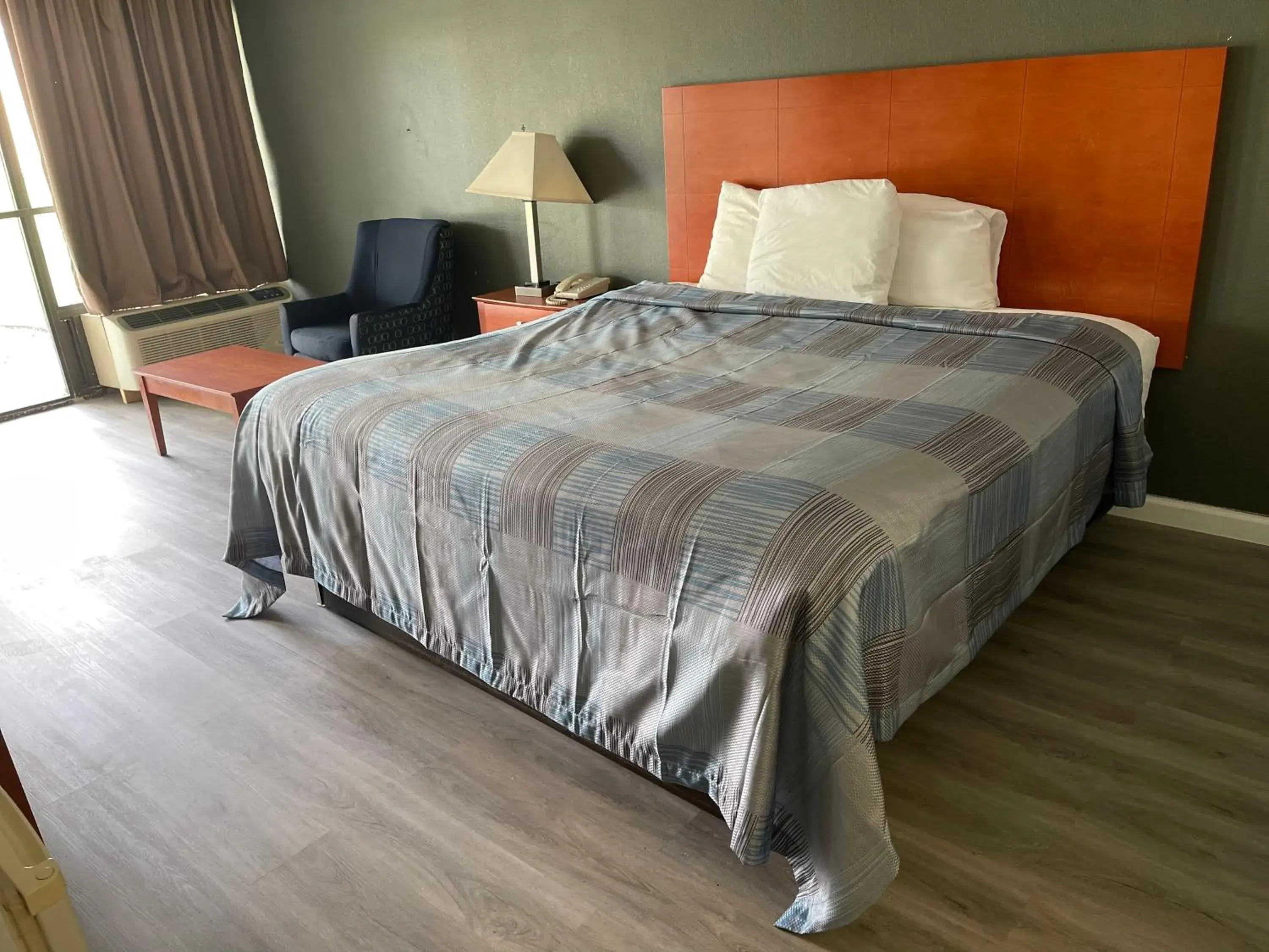 Bedroom, Bed in Wilkes-Barre Inn & Suites
