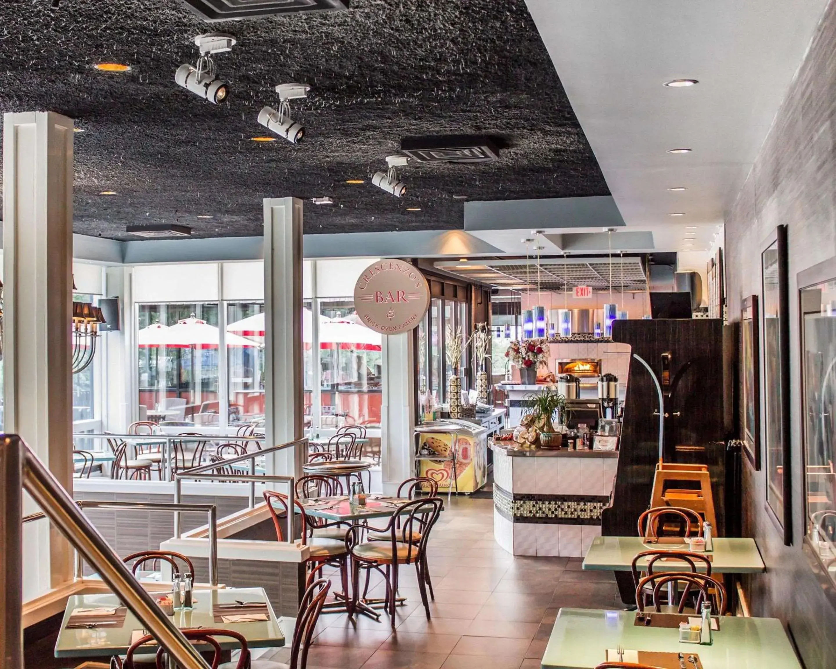 Restaurant/places to eat in The Woodlands Inn Restaurant/places to eat in The Woodlands Inn