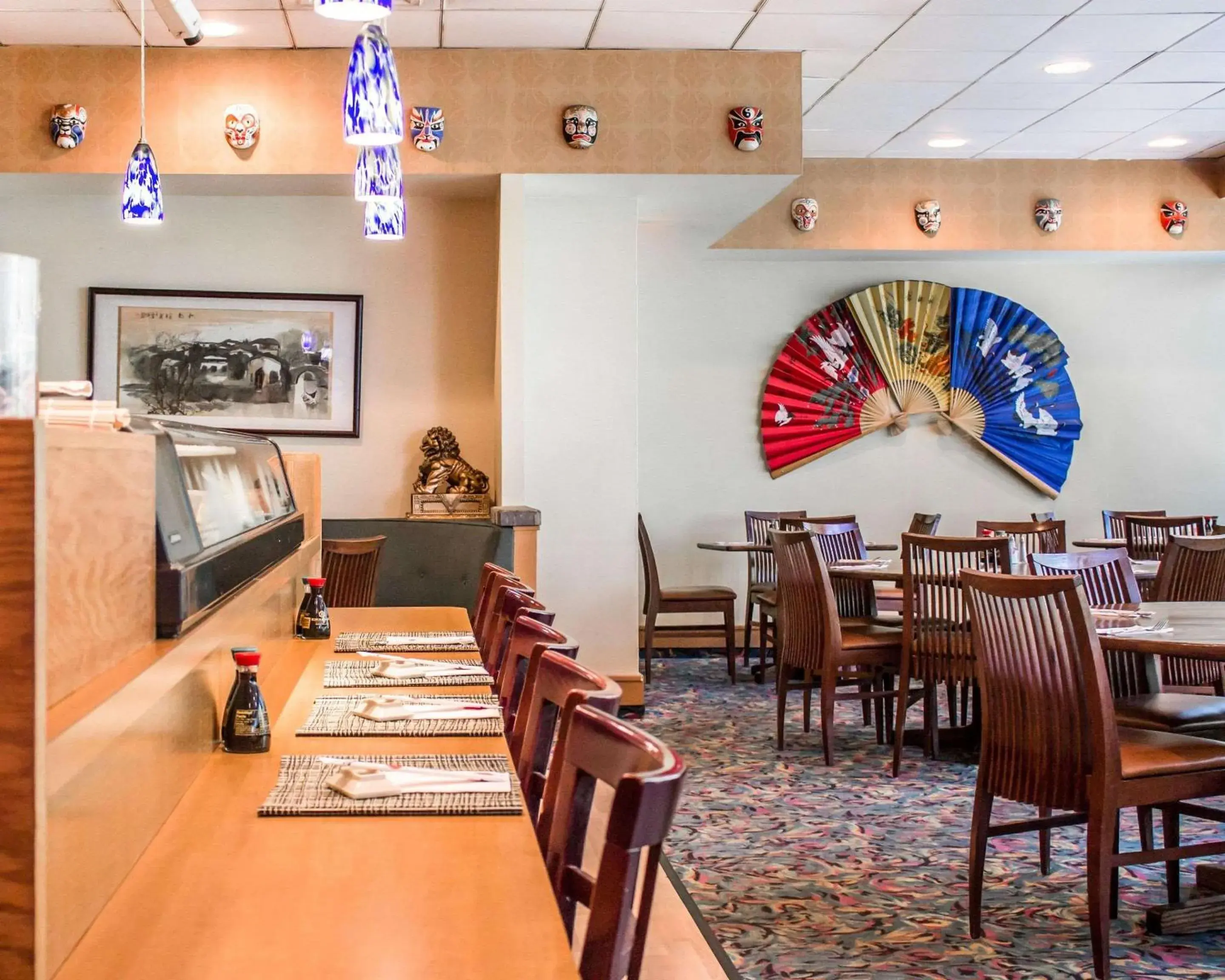 Restaurant/places to eat in The Woodlands Inn Restaurant/places to eat in The Woodlands Inn