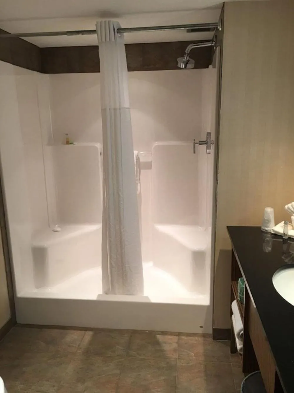 Bathroom in The Woodlands Inn