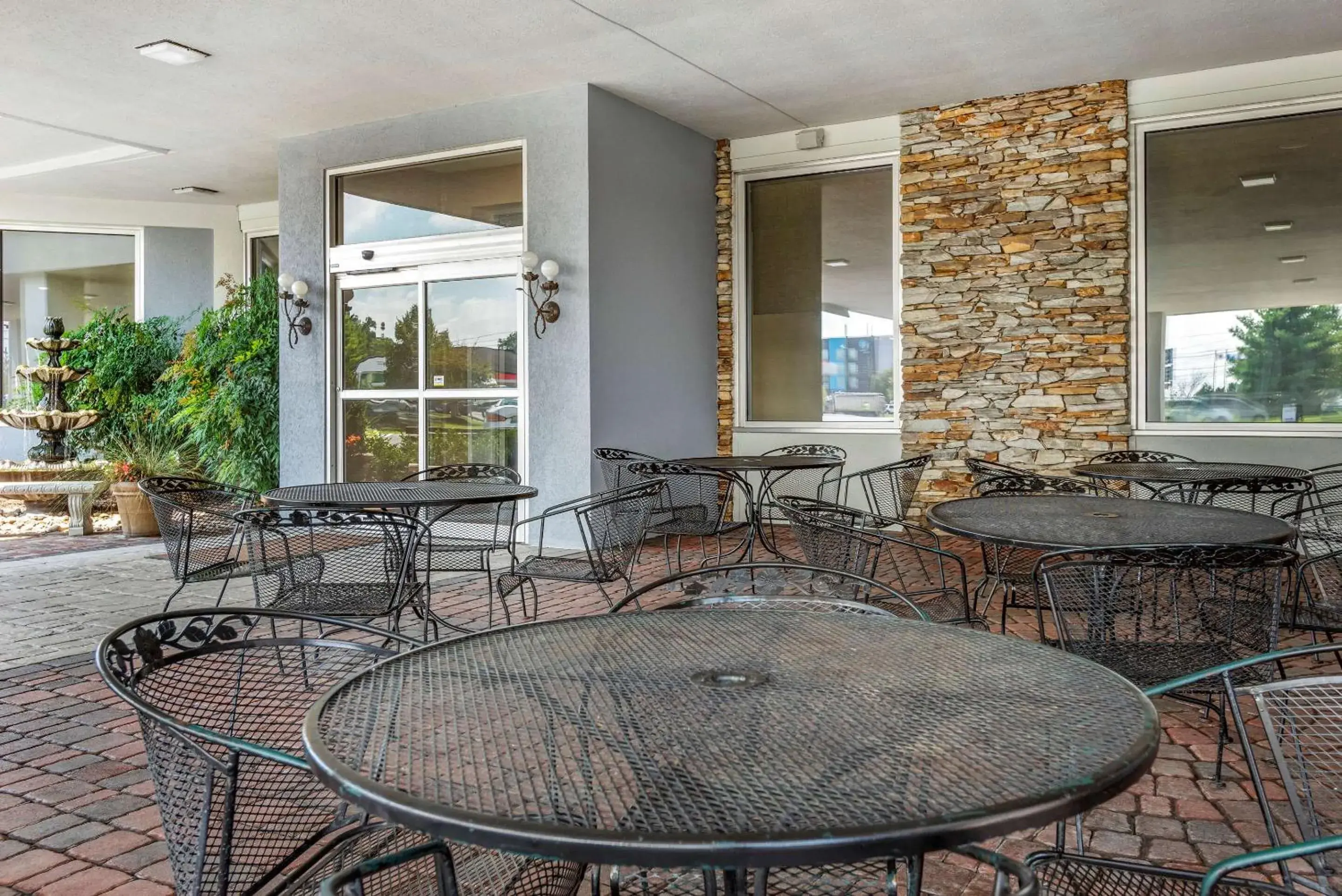 Property building in Comfort Inn Lancaster County North Property building in Comfort Inn Lancaster County North