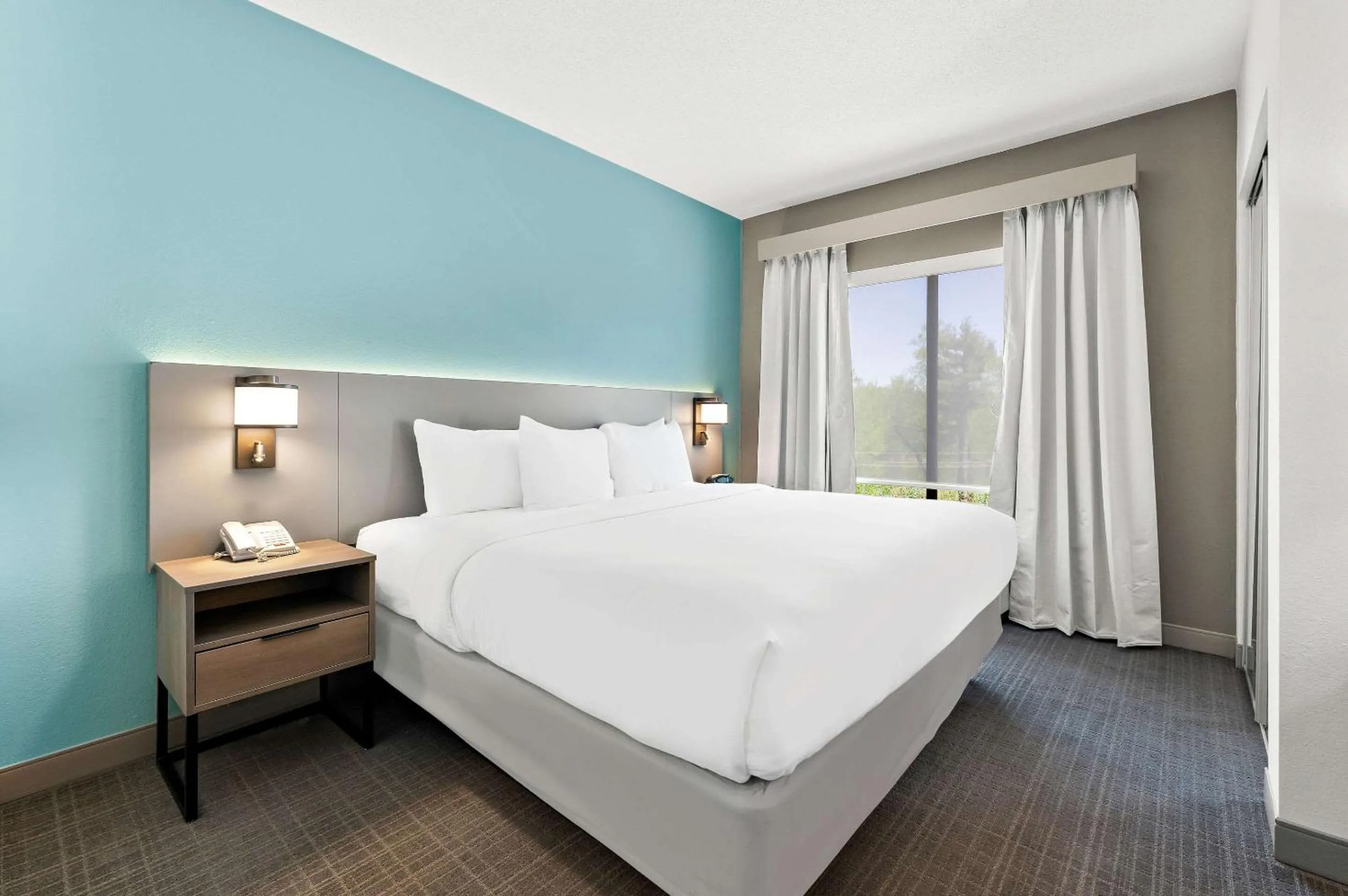 Bedroom, Bed in Comfort Inn & Suites Tunkhannock