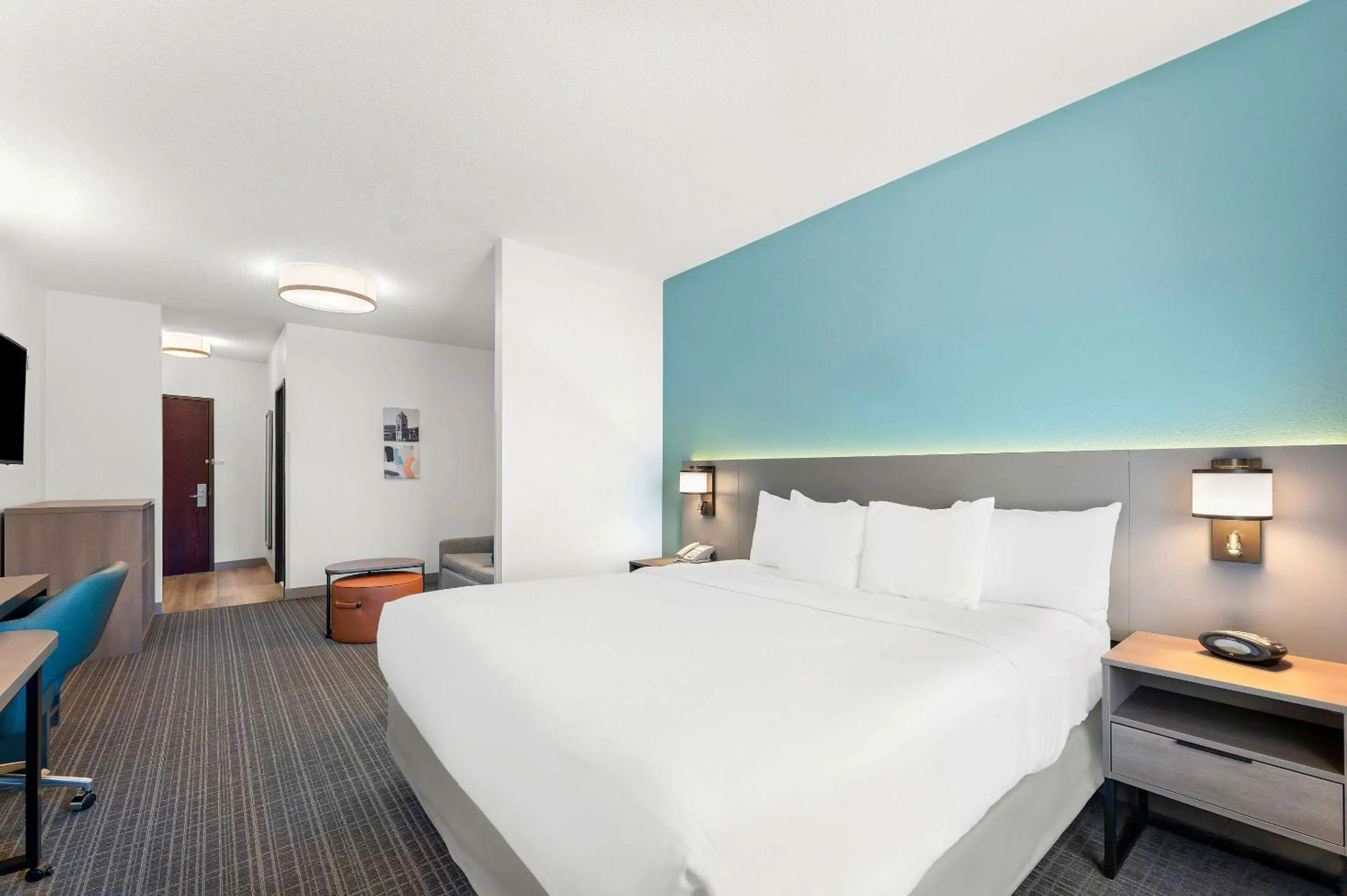 Bedroom, Bed in Comfort Inn & Suites Tunkhannock