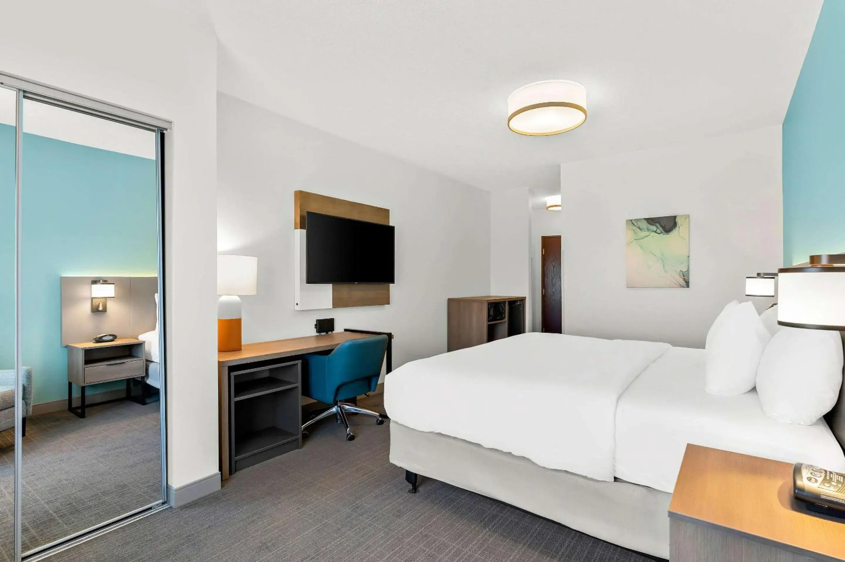 Bedroom, Bed in Comfort Inn & Suites Tunkhannock Bedroom, Bed in Comfort Inn & Suites Tunkhannock