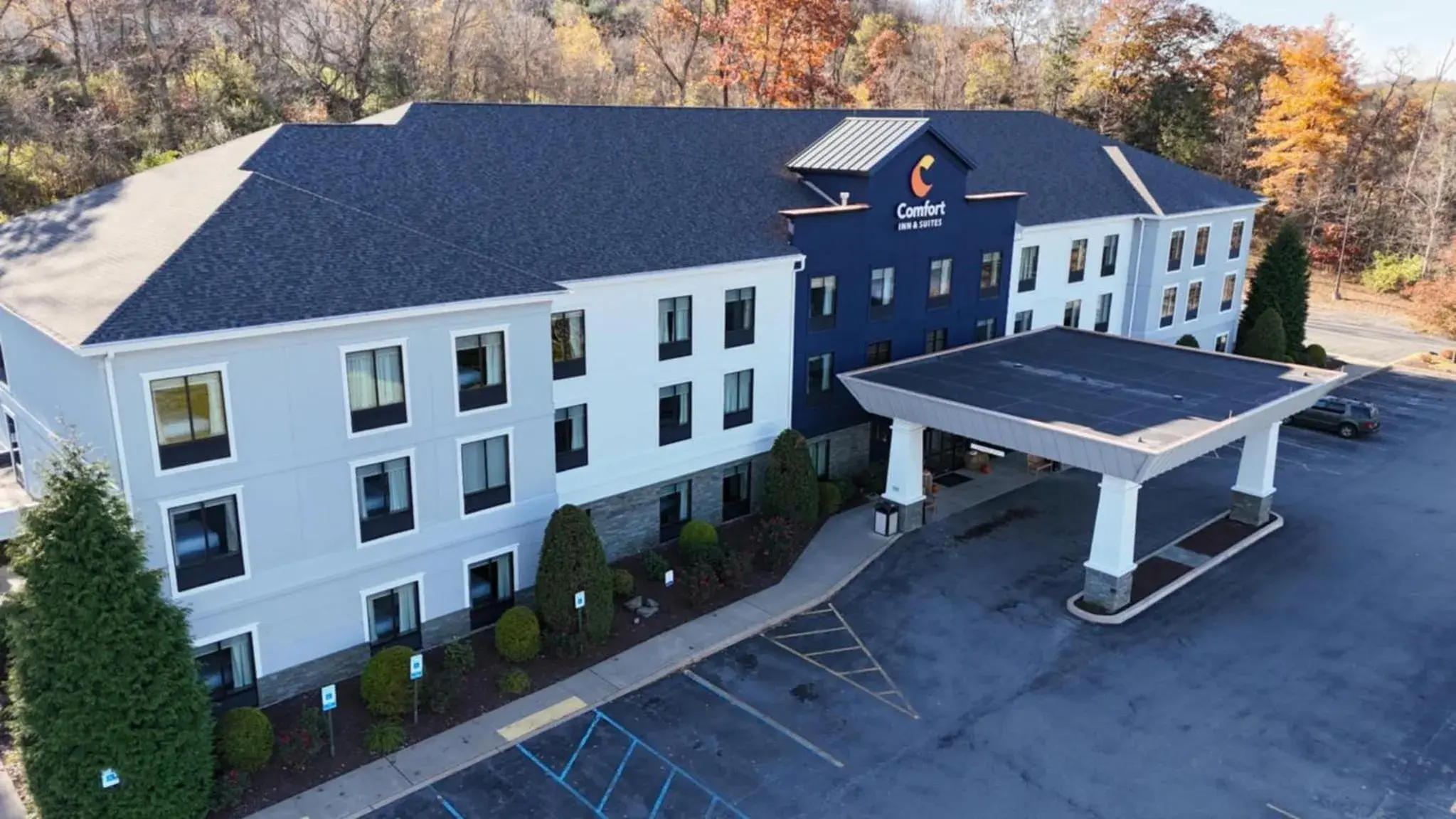 Property building in Comfort Inn & Suites Tunkhannock Property building in Comfort Inn & Suites Tunkhannock