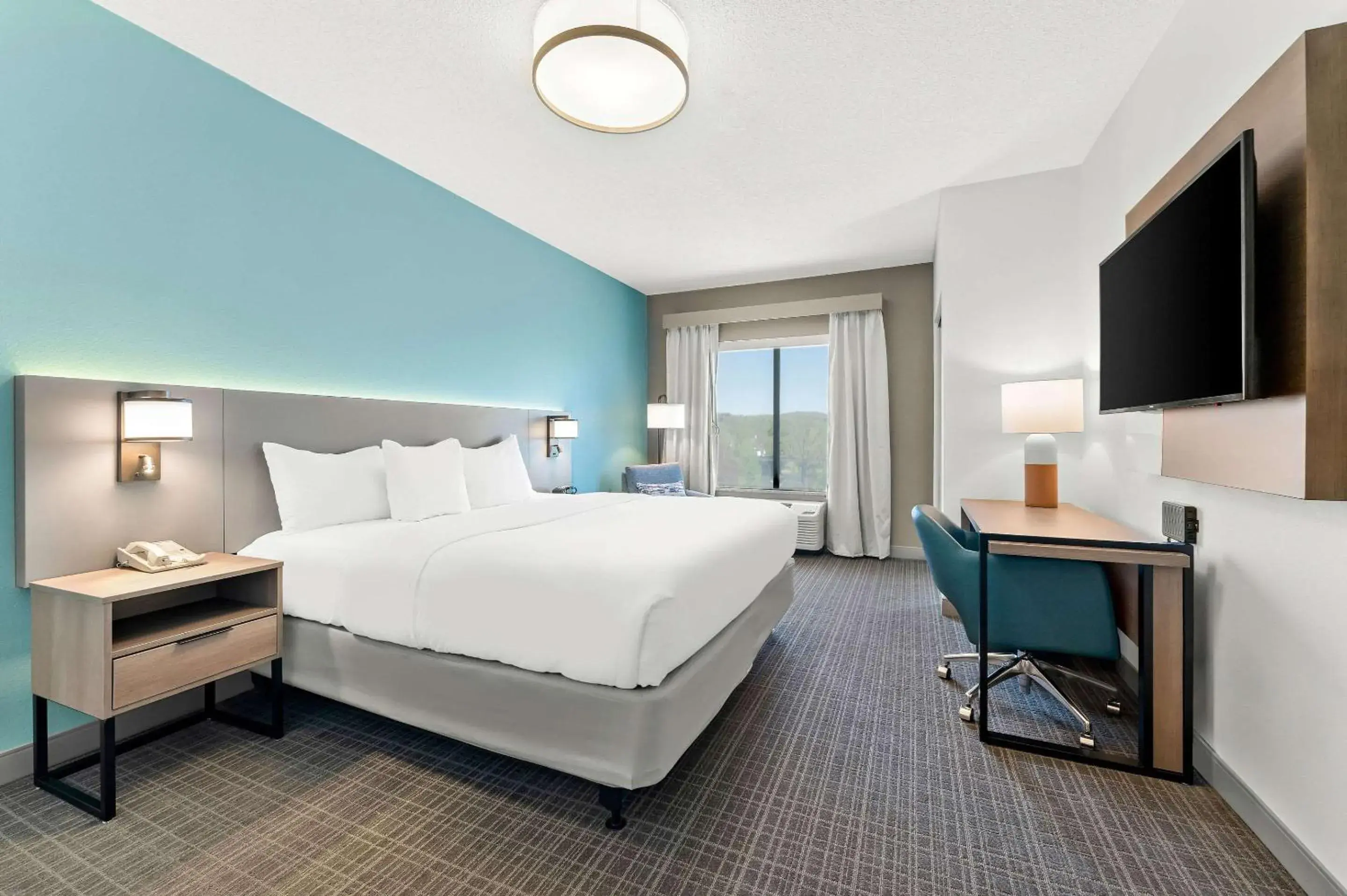 Bedroom, Bed in Comfort Inn & Suites Tunkhannock Bedroom, Bed in Comfort Inn & Suites Tunkhannock