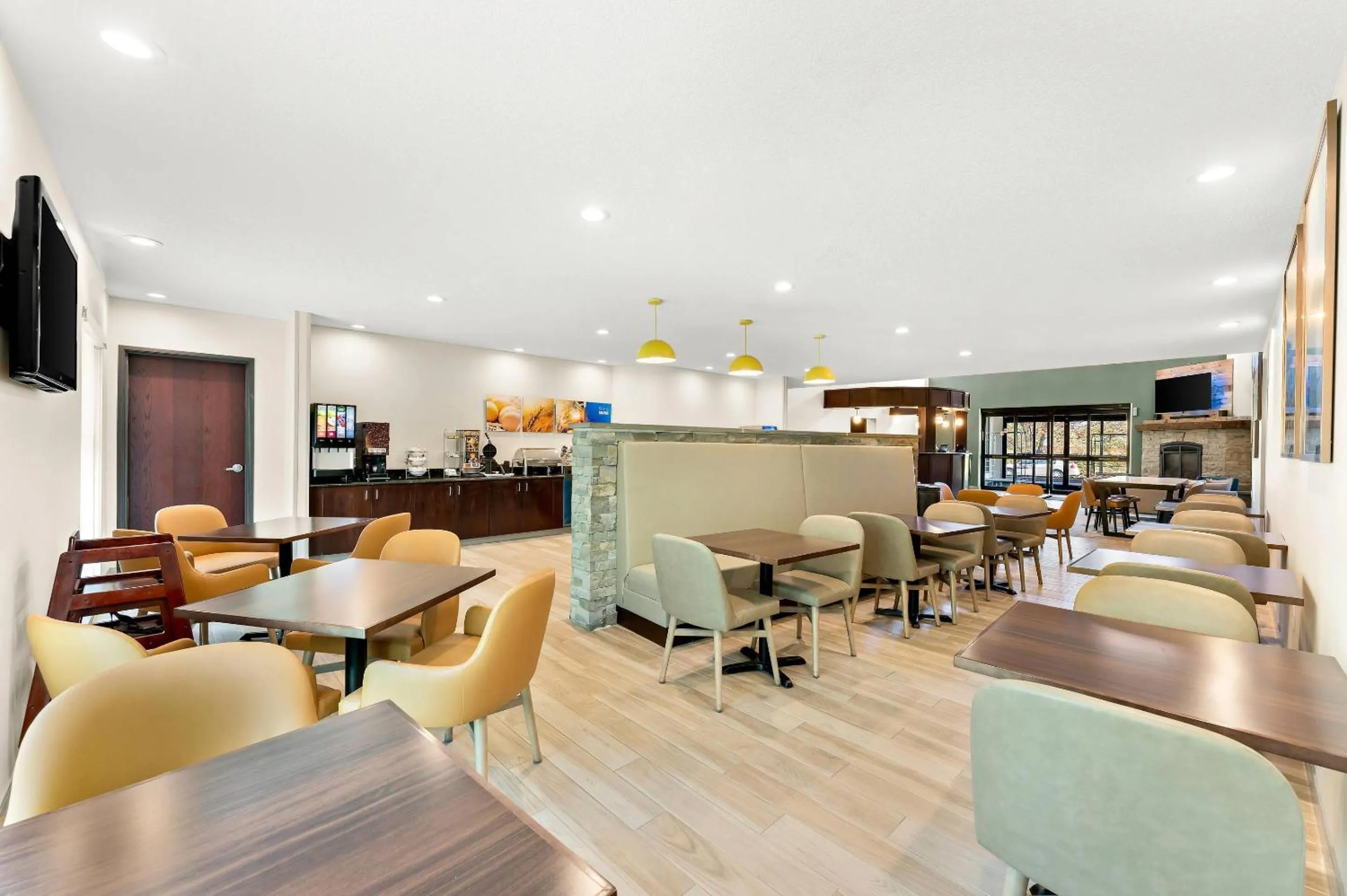 Breakfast in Comfort Inn & Suites Tunkhannock