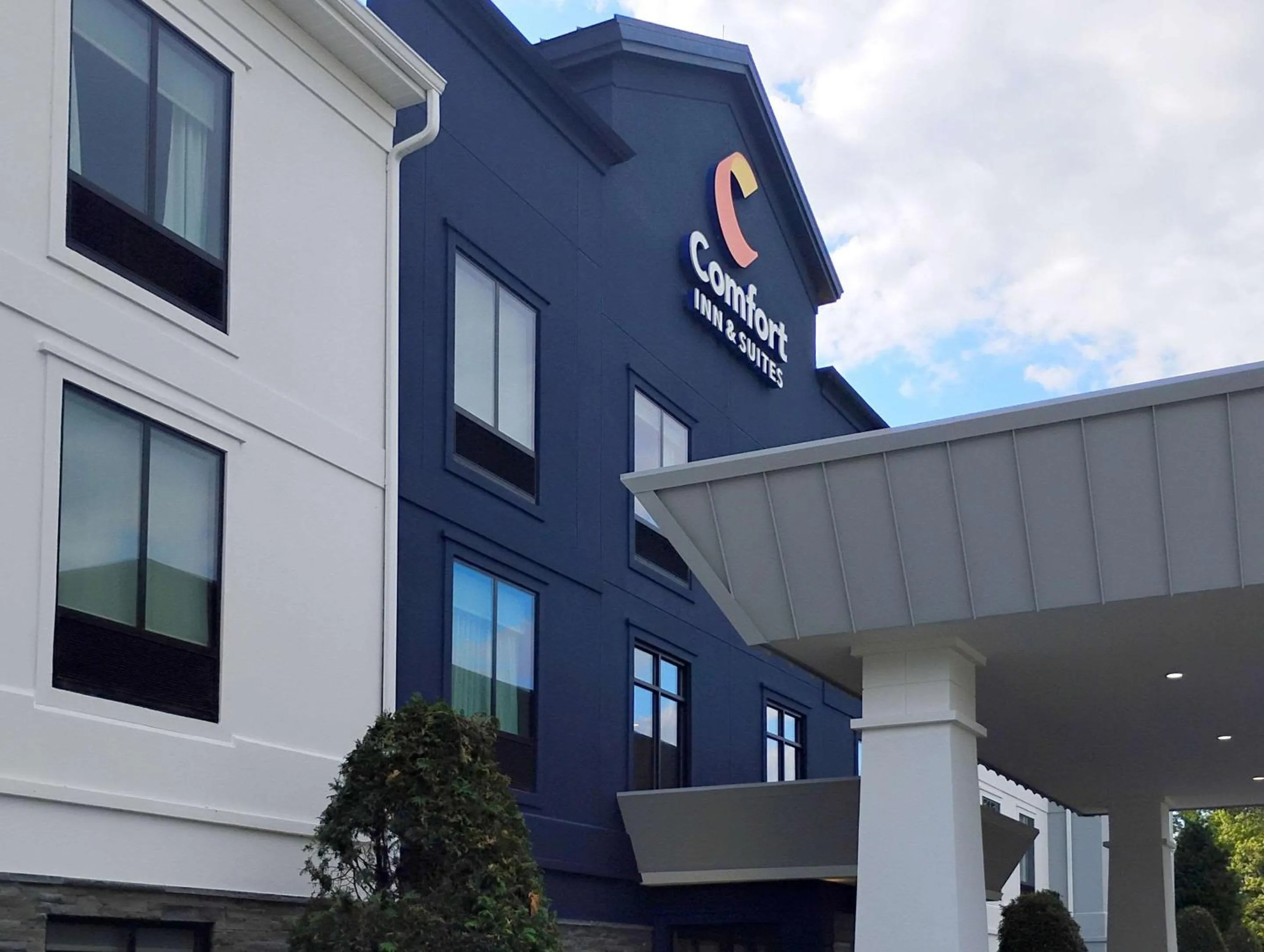 Property building in Comfort Inn & Suites Tunkhannock