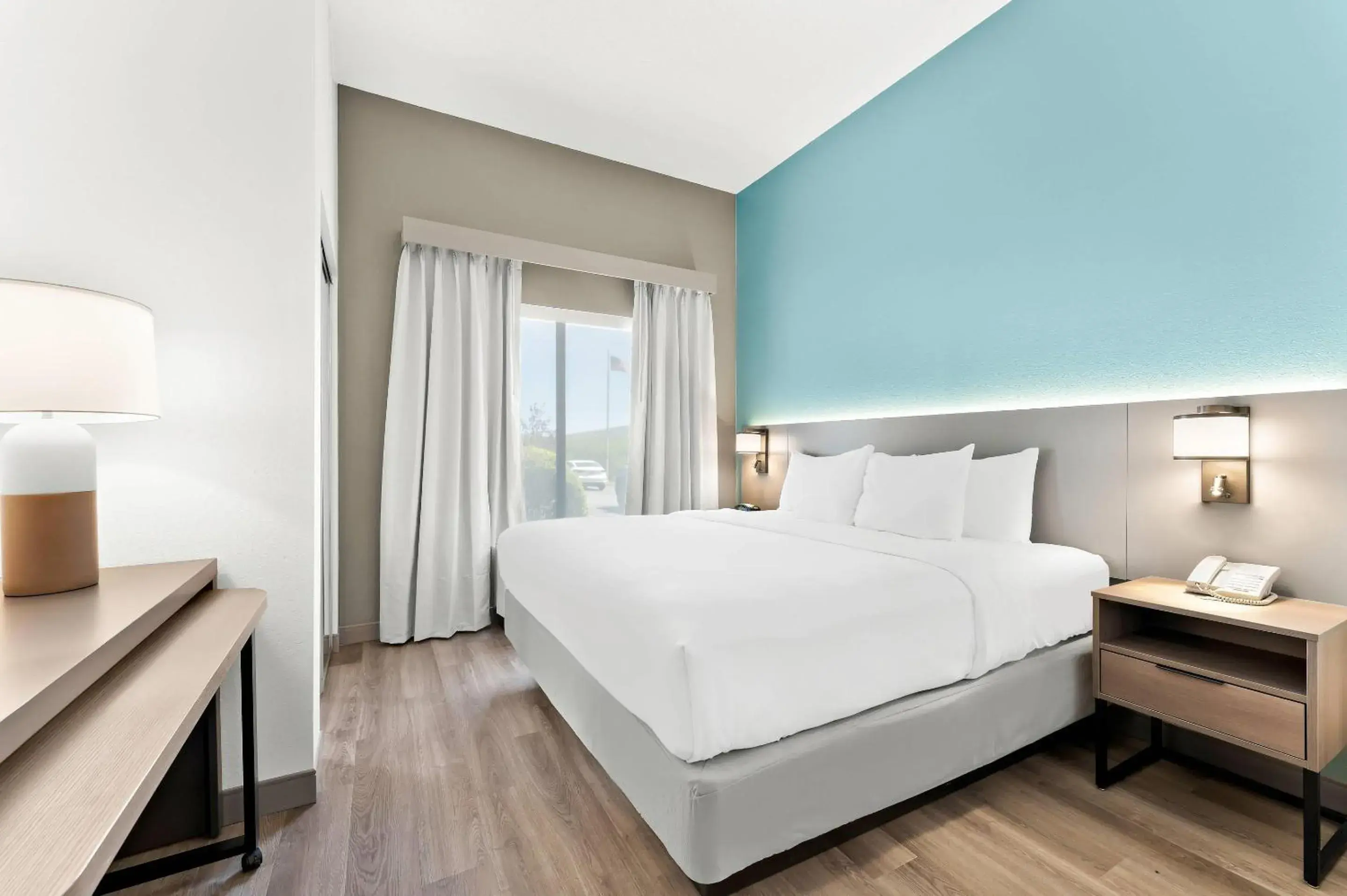 Bedroom, Bed in Comfort Inn & Suites Tunkhannock Bedroom, Bed in Comfort Inn & Suites Tunkhannock