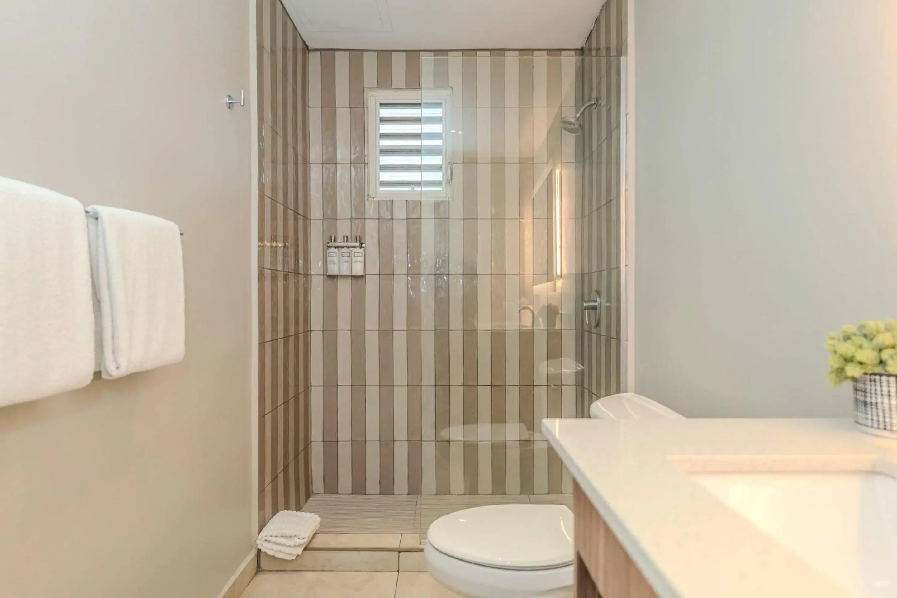 Bedroom in Comfort Inn & Suites Bedroom in Comfort Inn & Suites