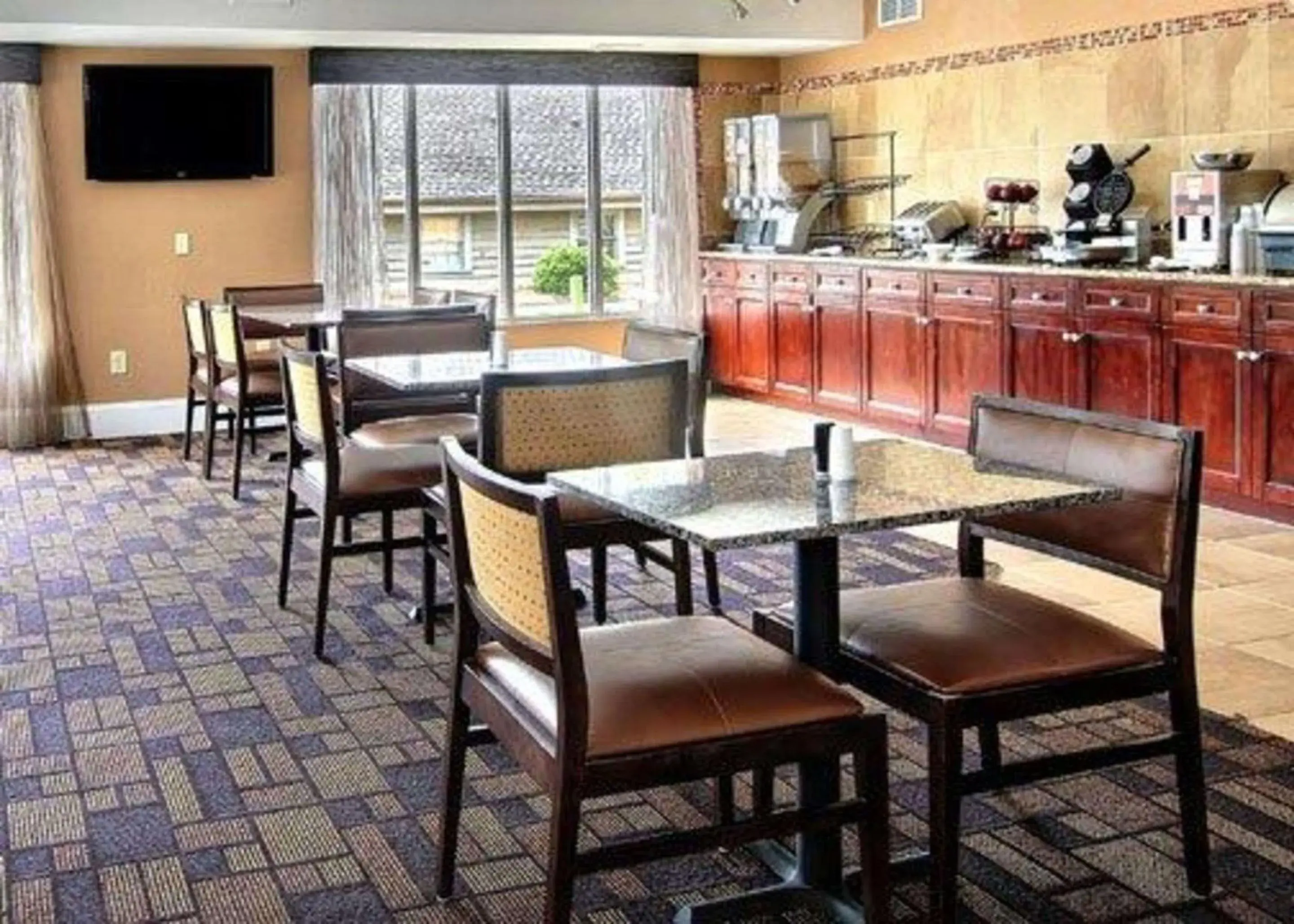 Restaurant/places to eat in Quality Inn & Suites Greenville near downtown Restaurant/places to eat in Quality Inn & Suites Greenville near downtown