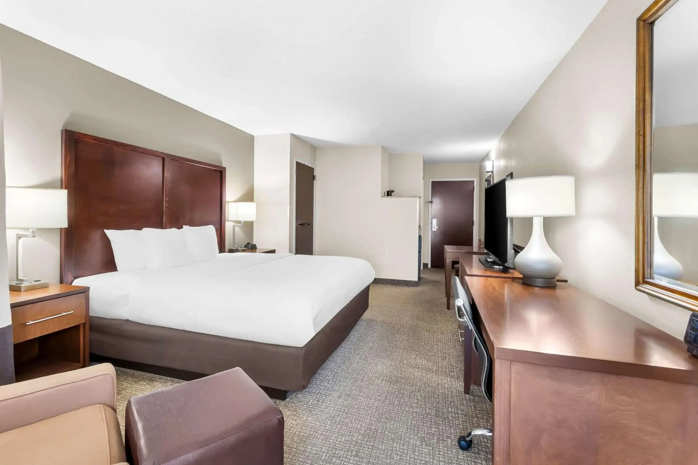 Bedroom, Bed in Comfort Suites Bedroom, Bed in Comfort Suites