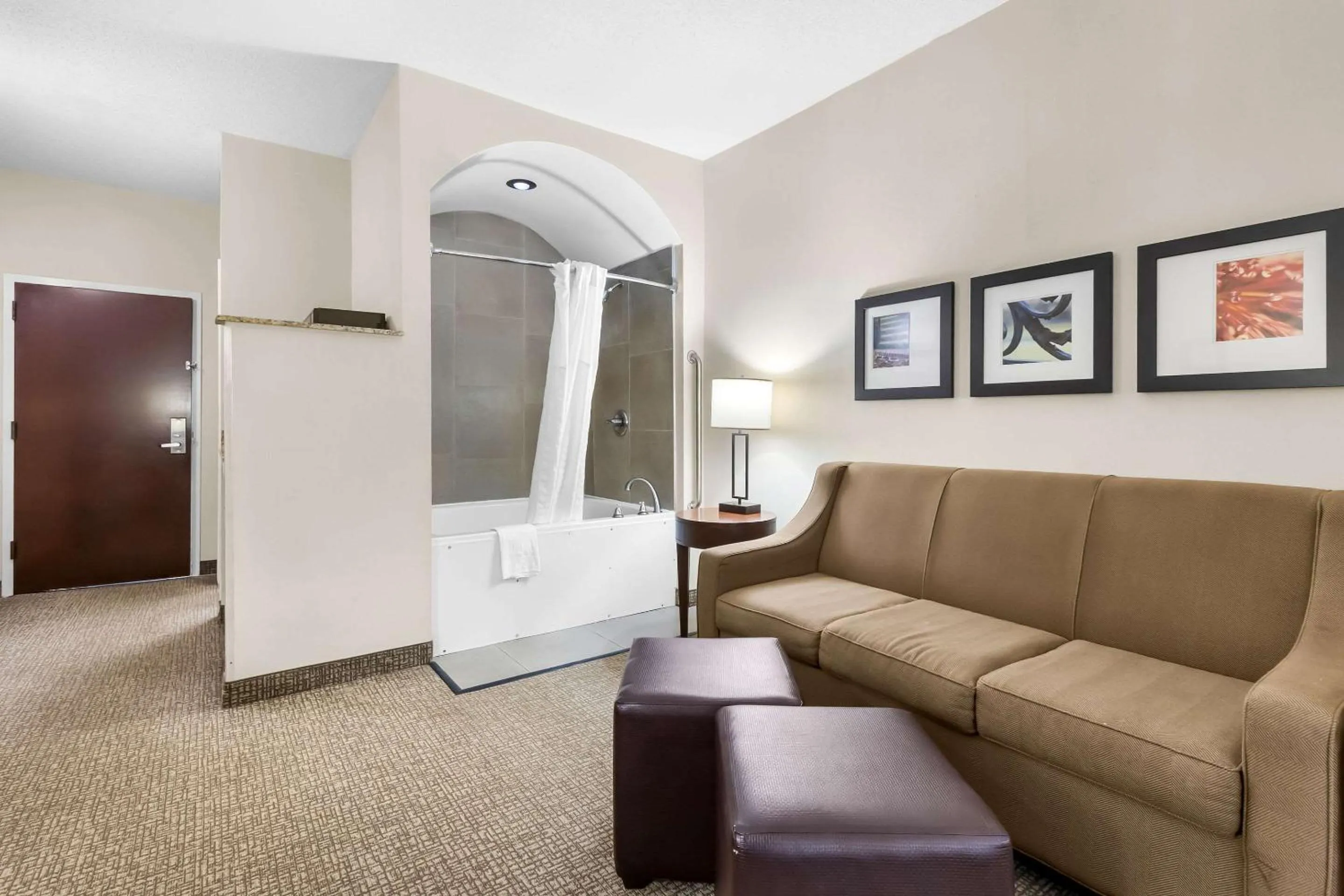 Bedroom in Comfort Suites Sumter near Shaw AFB