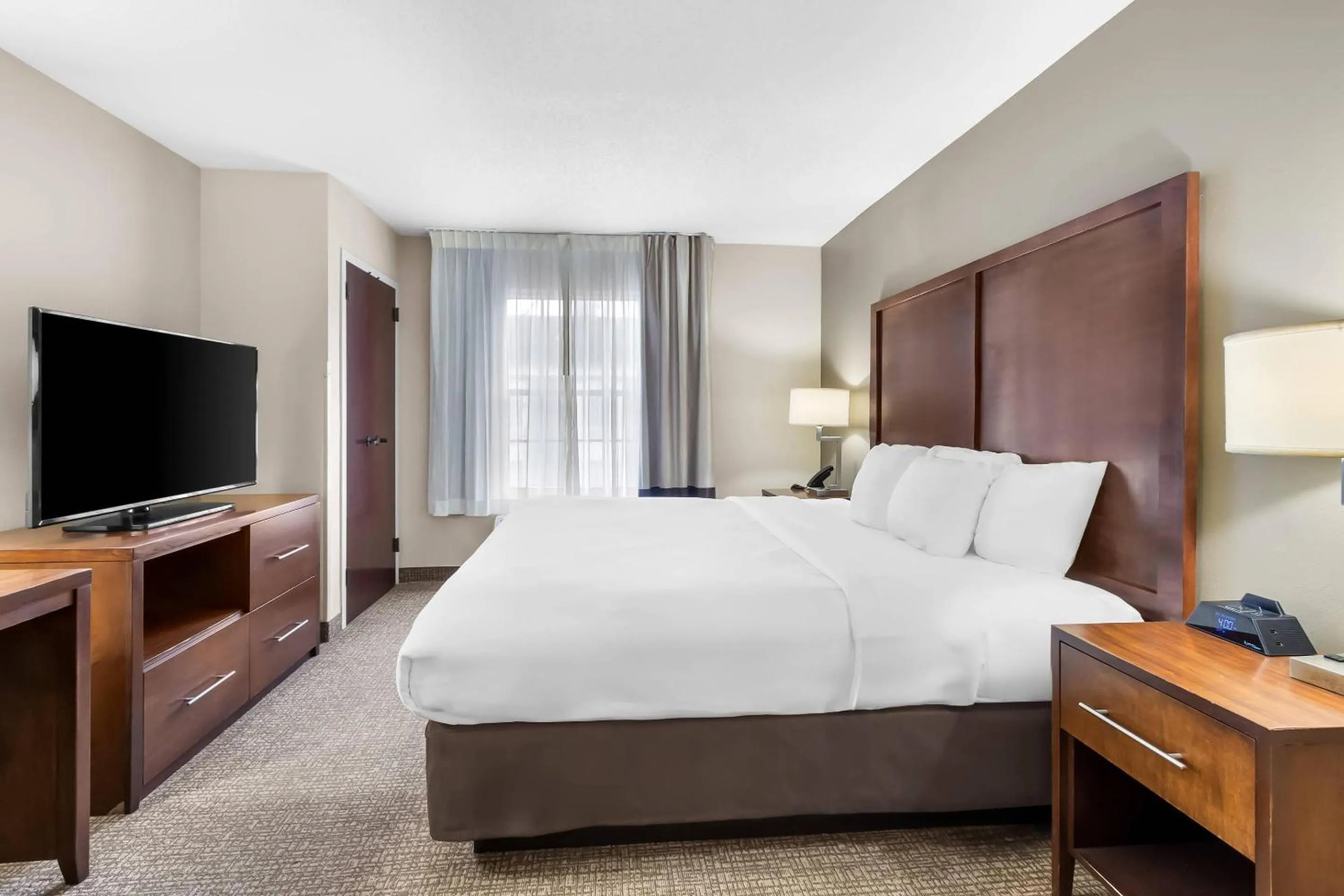 Bedroom, Bed in Comfort Suites Sumter near Shaw AFB