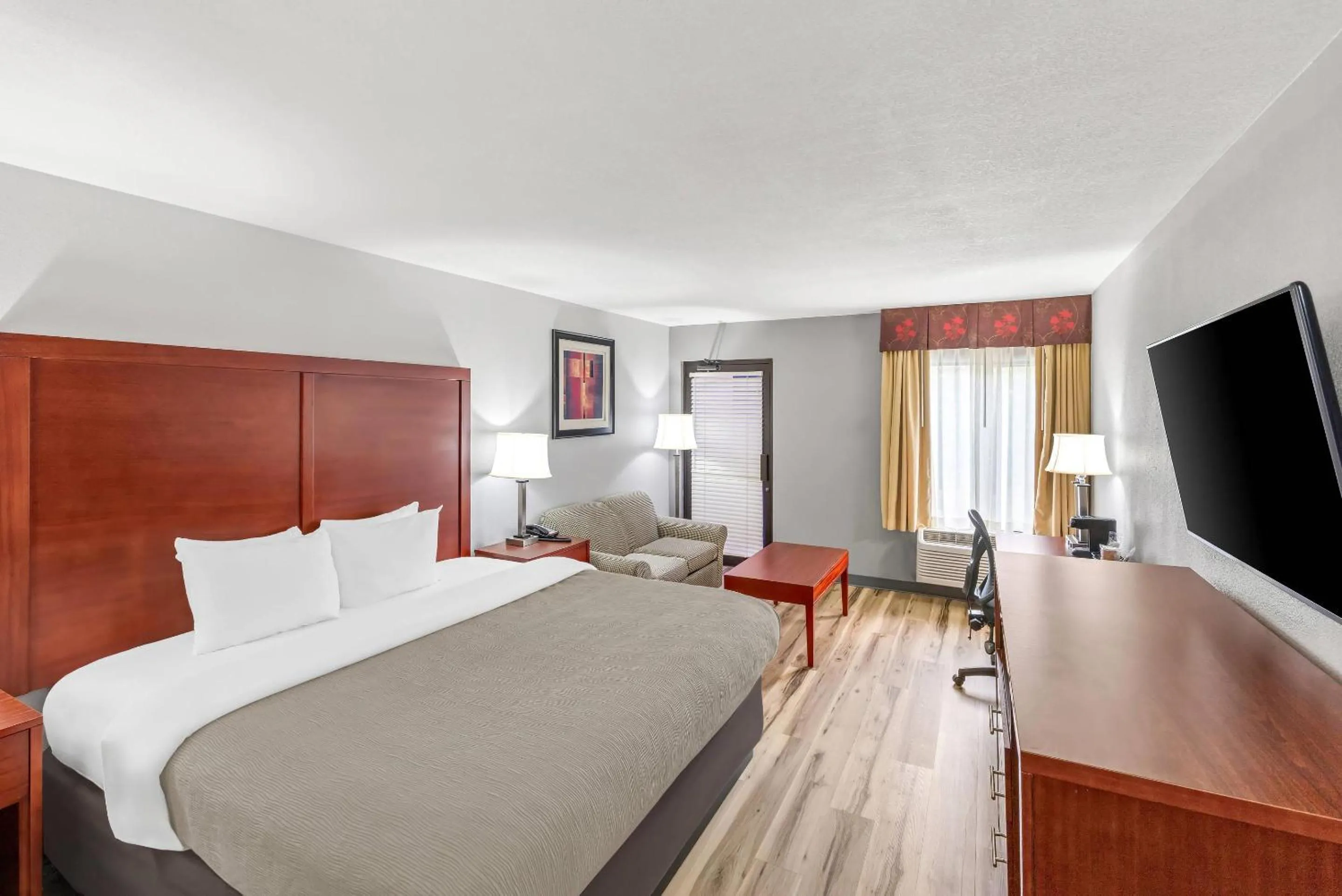 Bedroom, Bed in Quality Inn & Suites Richburg I-77