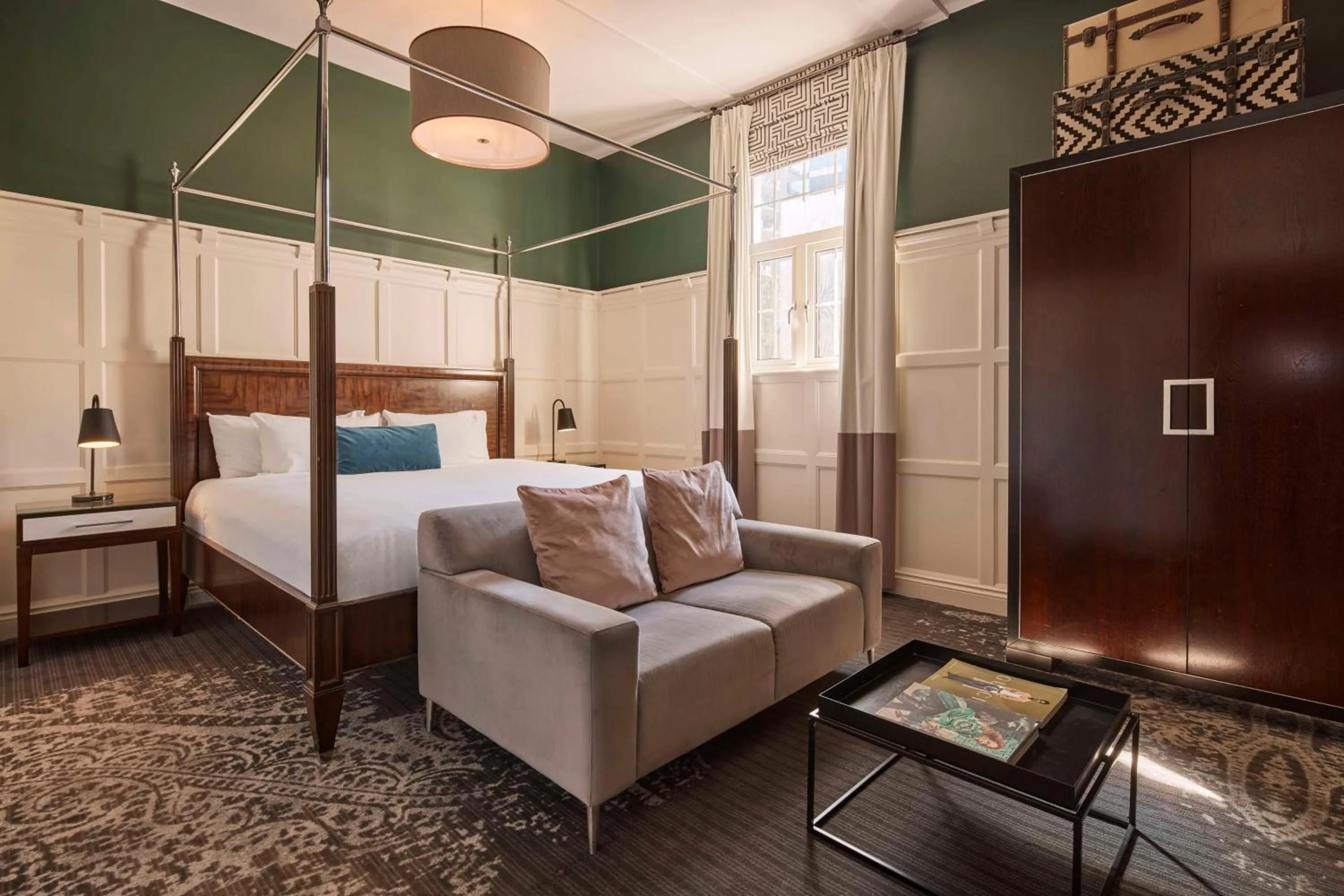 Photo of the whole room, Bed in The Inchcolm by Ode Hotels