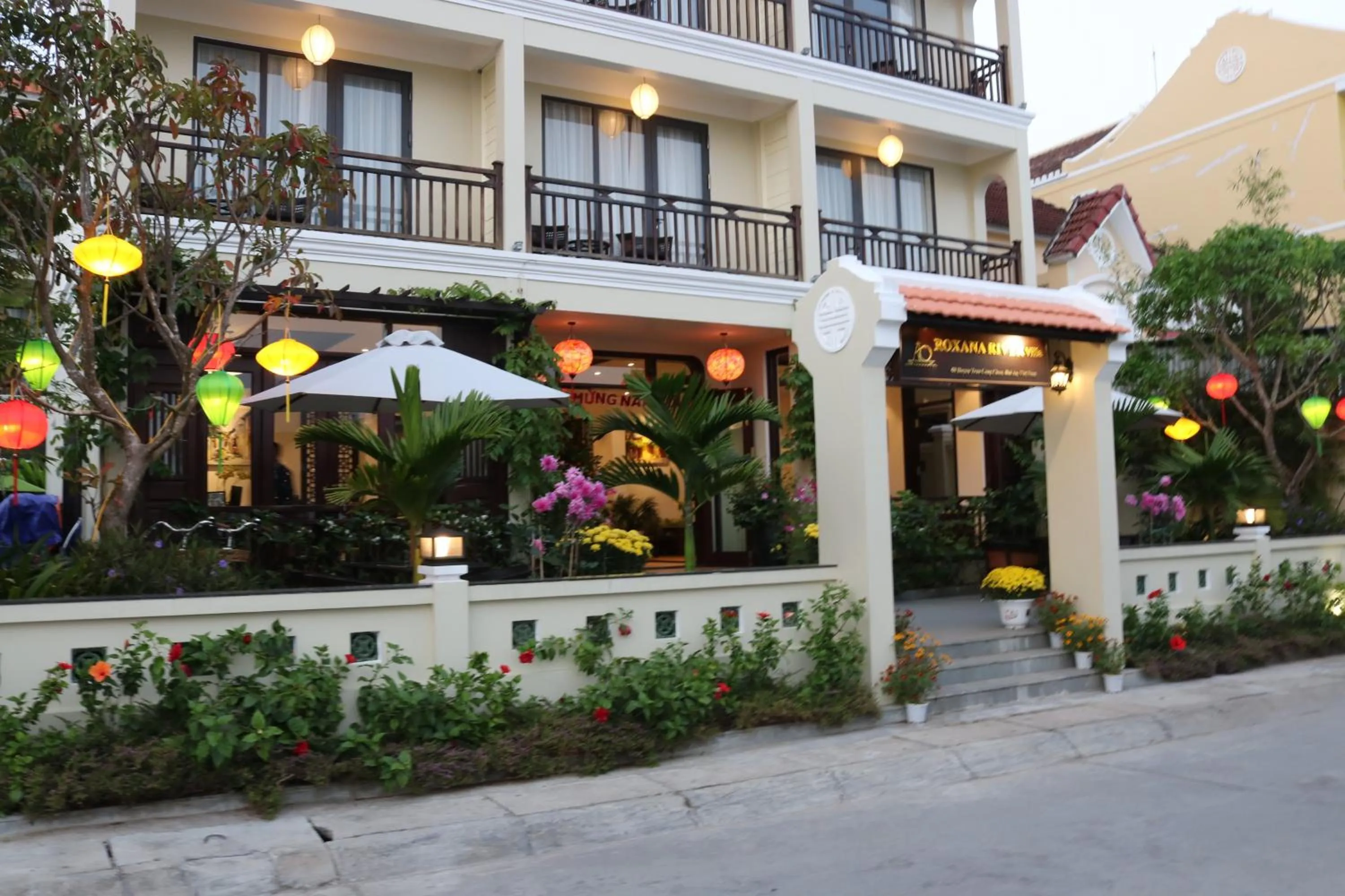 Facade/entrance in Roxana River Villa