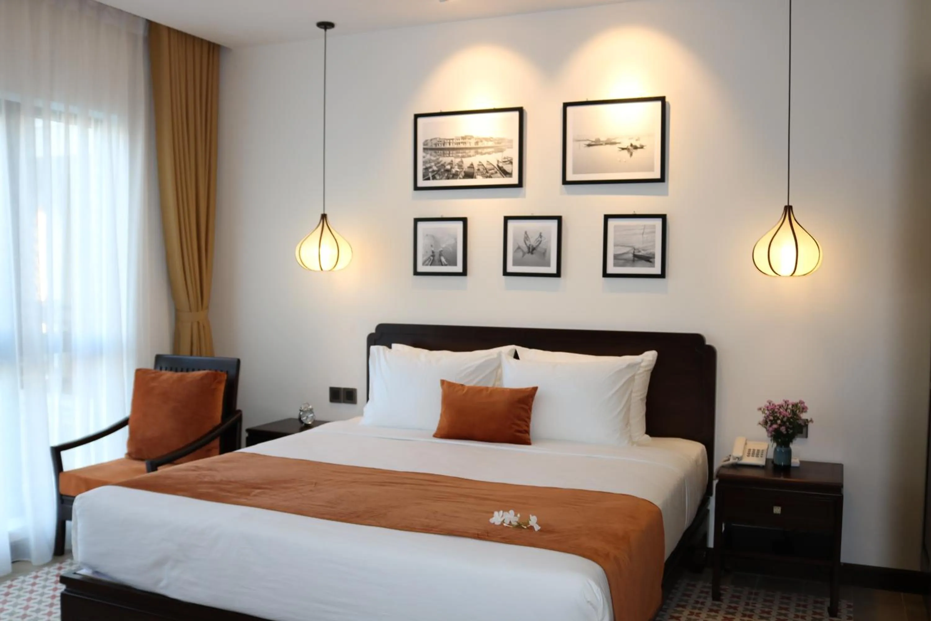 Photo of the whole room, Bed in Roxana River Villa