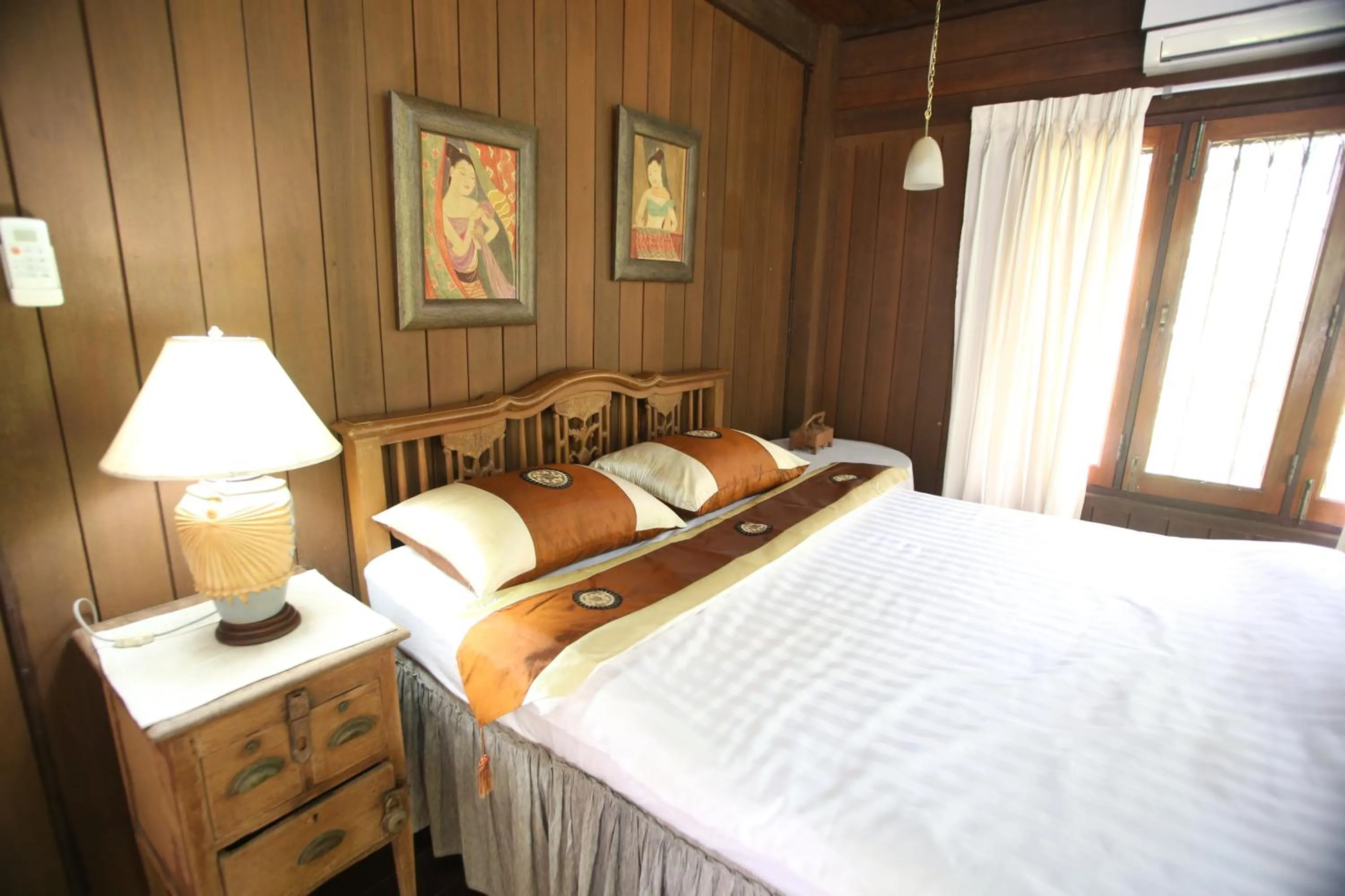 Bedroom, Bed in Villa Darakorn Hill Country House