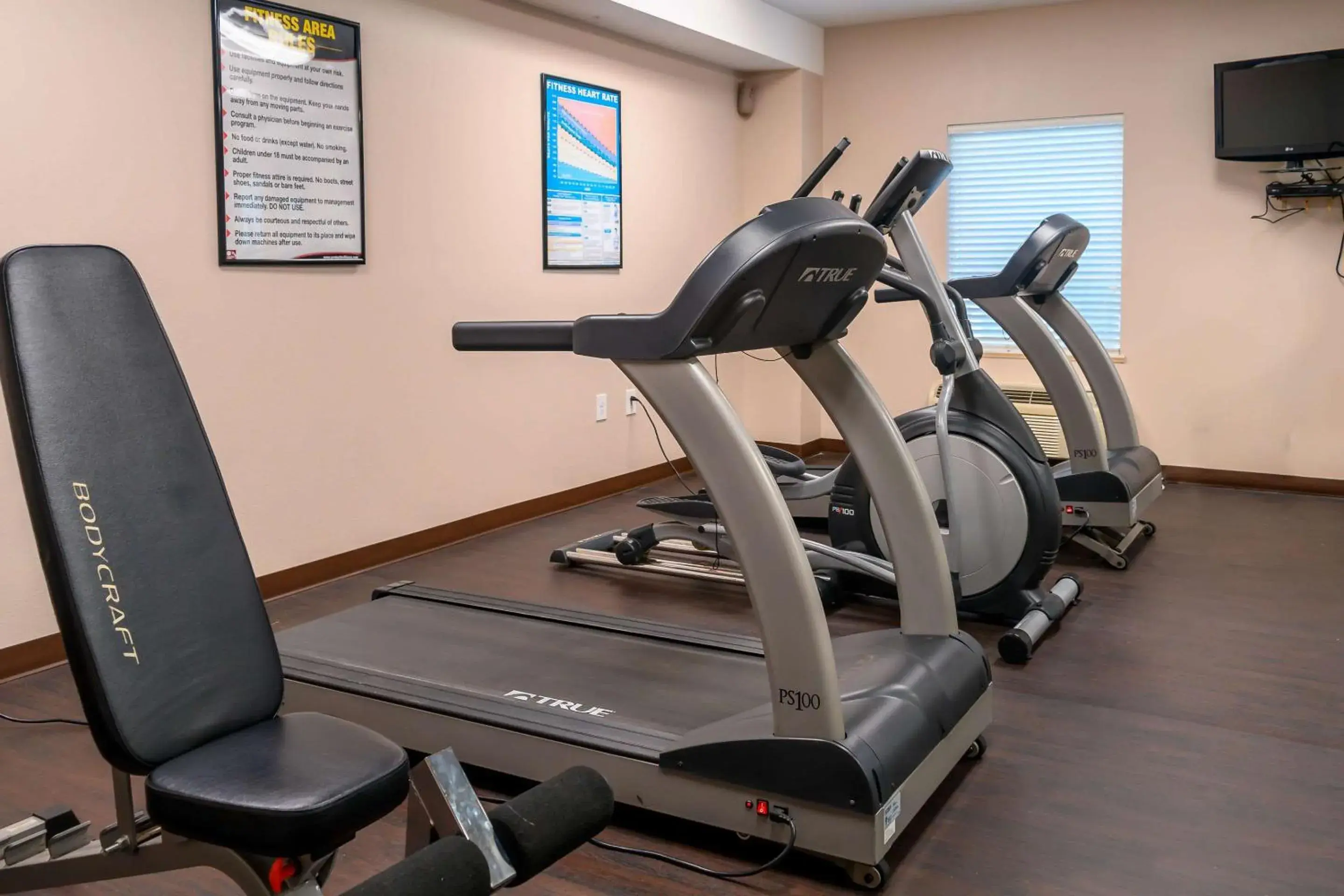 Fitness centre/facilities in Comfort Inn & Suites Patriots Point Fitness centre/facilities in Comfort Inn & Suites Patriots Point