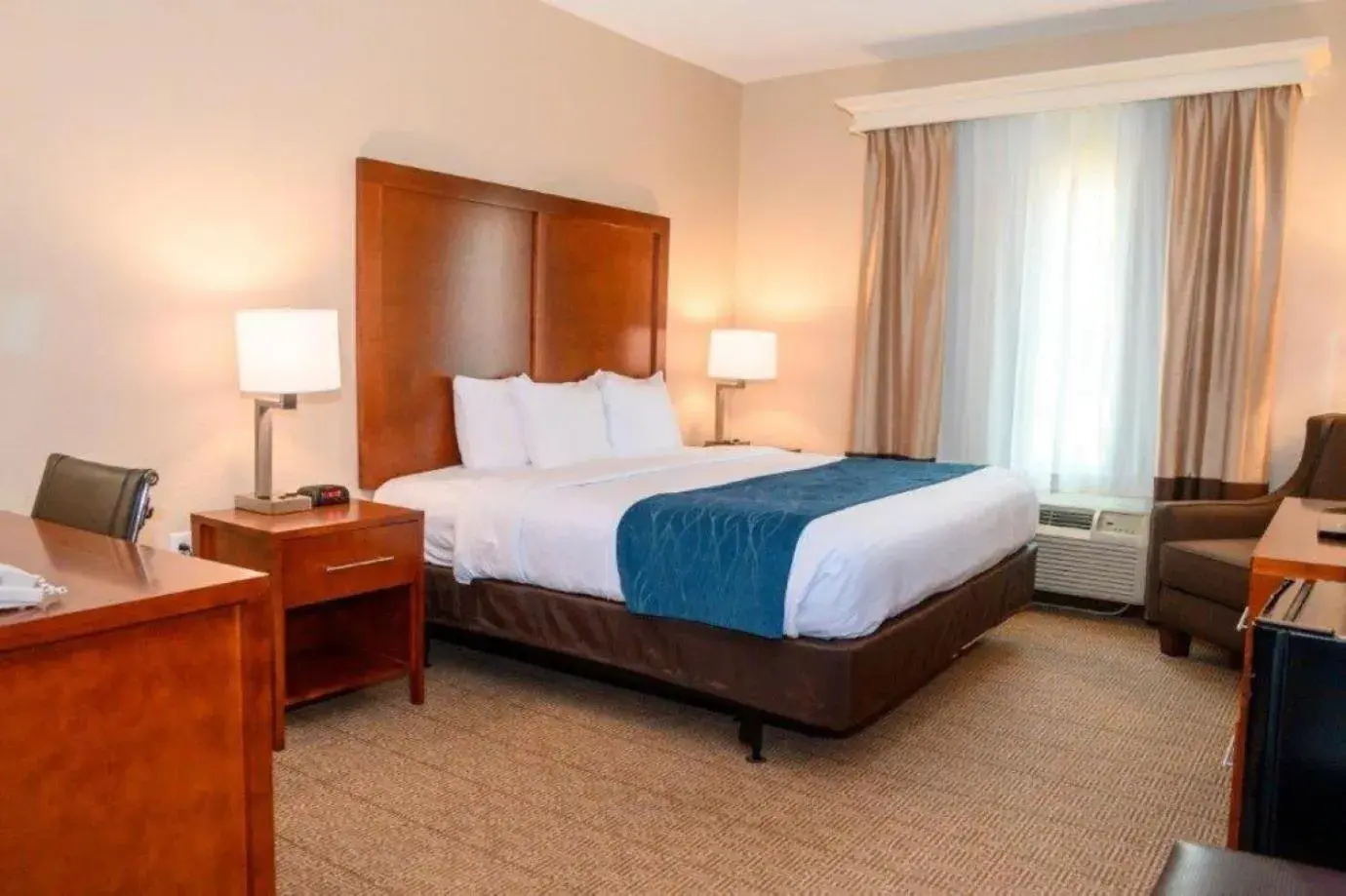 Photo of the whole room, Bed in Comfort Inn & Suites Patriots Point Photo of the whole room, Bed in Comfort Inn & Suites Patriots Point