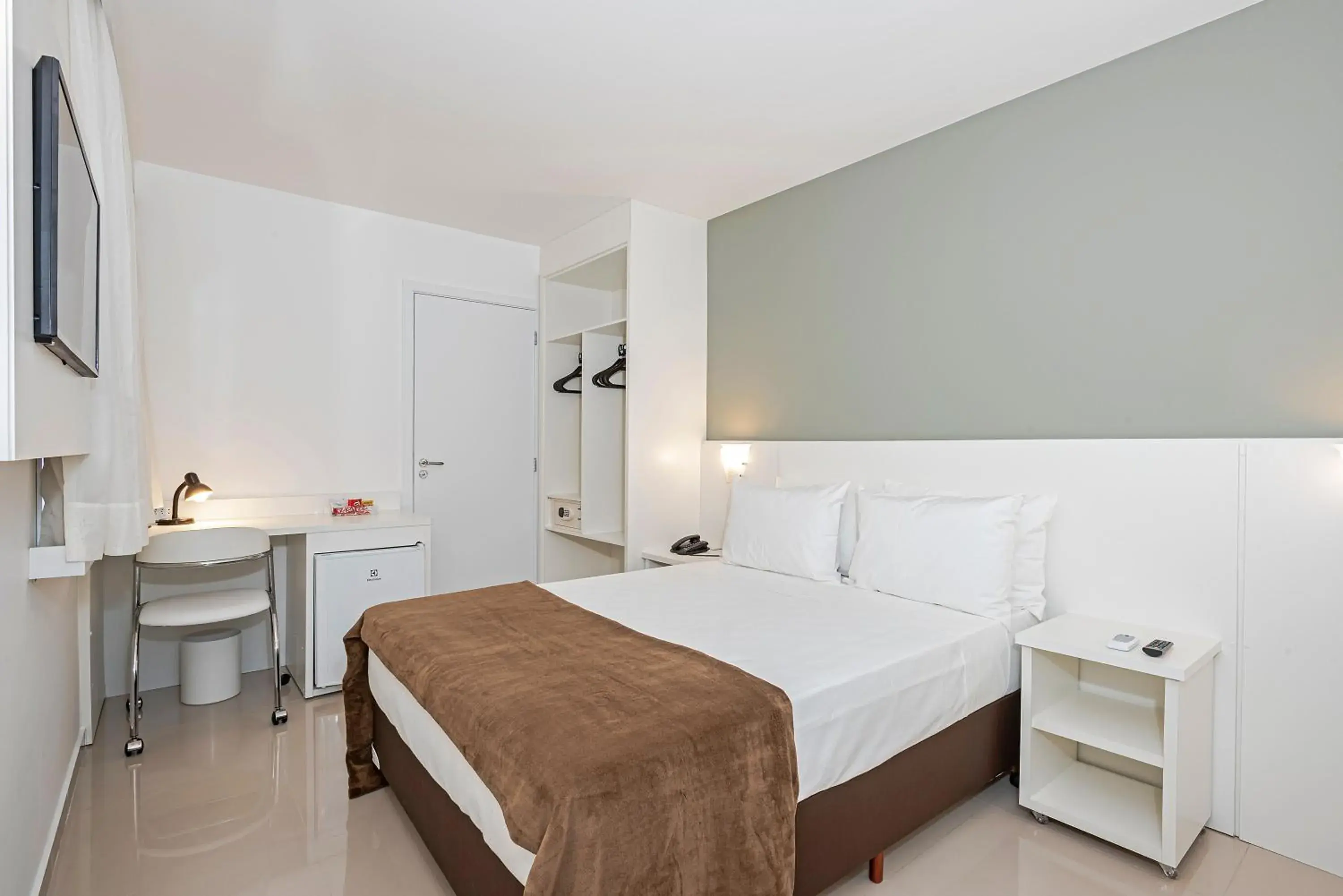 Bed in Slim Curitiba João Bettega Bed in Slim Curitiba João Bettega