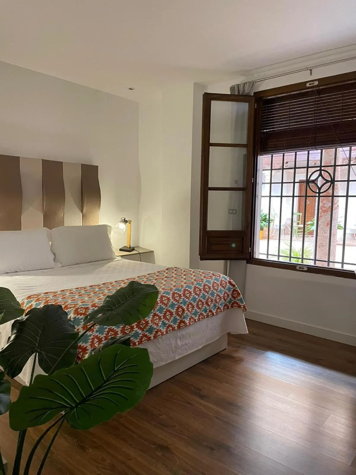 Bedroom, Bed in Hotel QB Almagro Centro