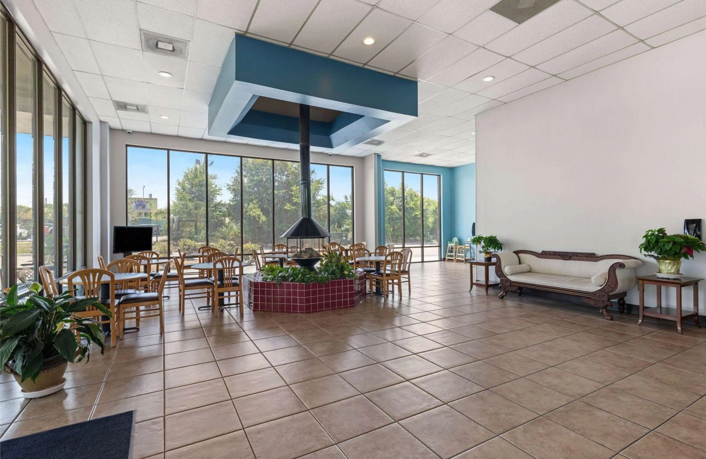 Lobby or reception in Days Inn by Wyndham St George