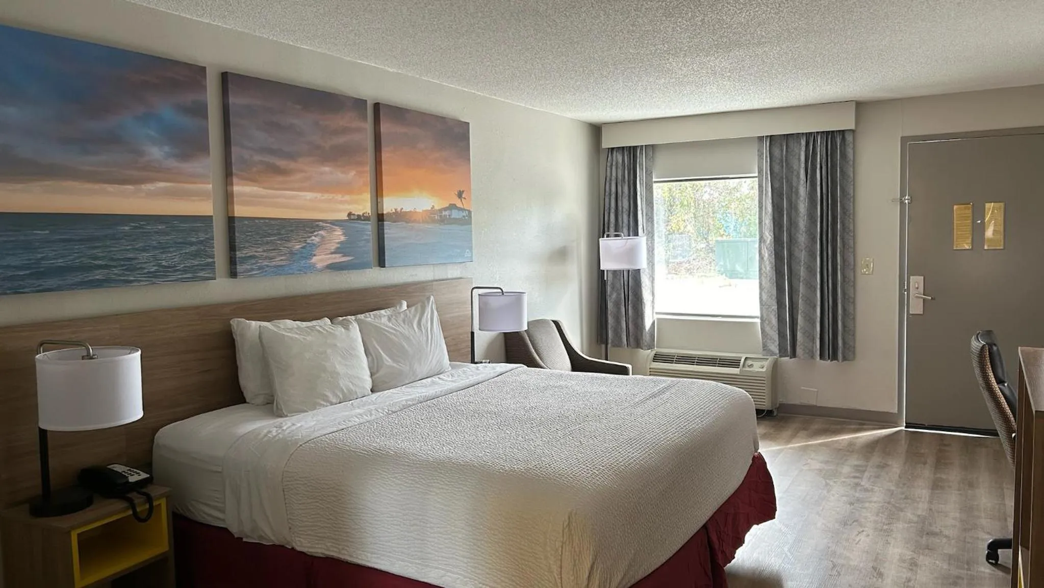 Bed in Days Inn by Wyndham St George