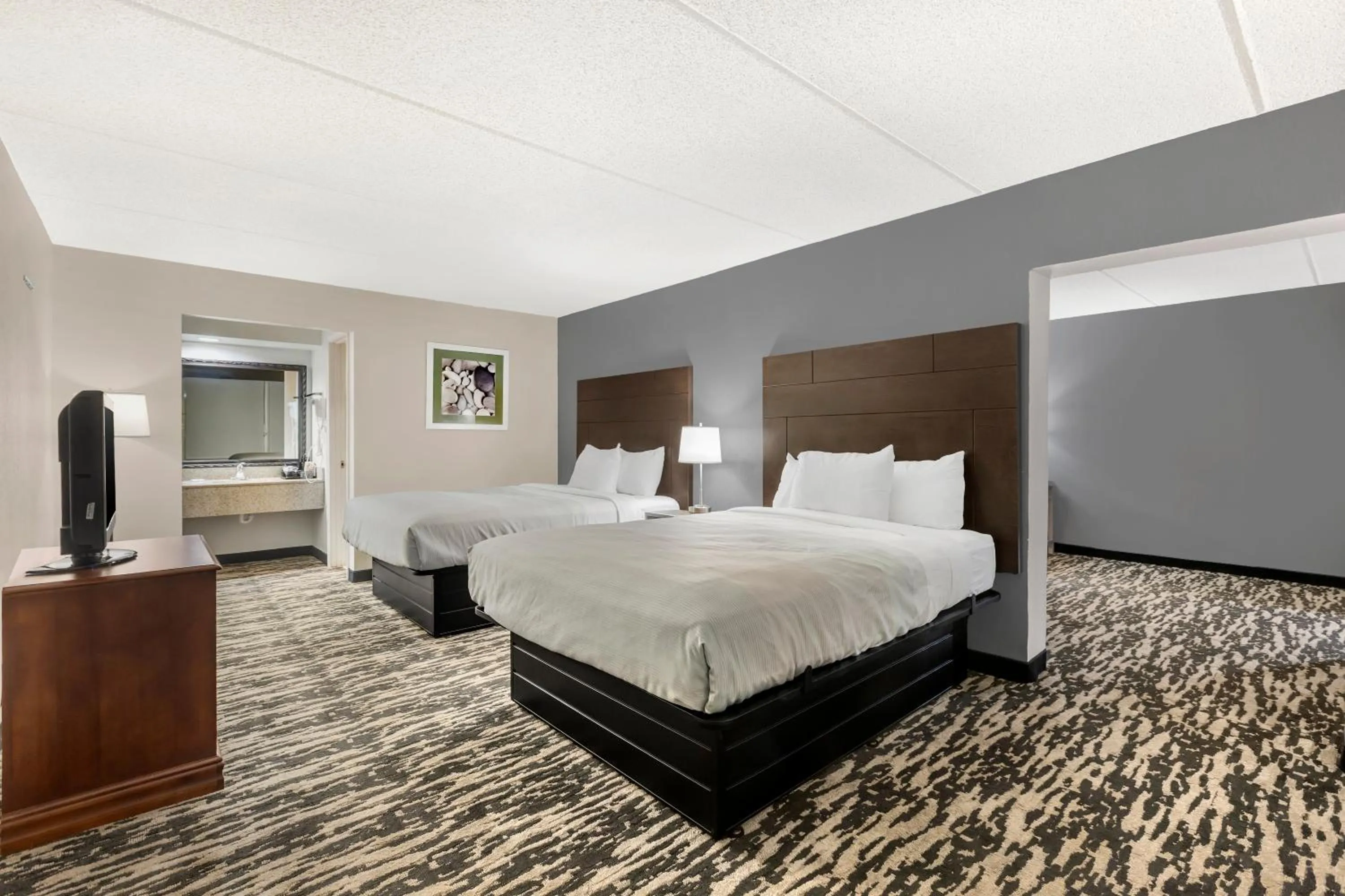Bed in Quality Inn & Suites Easley - Greenville