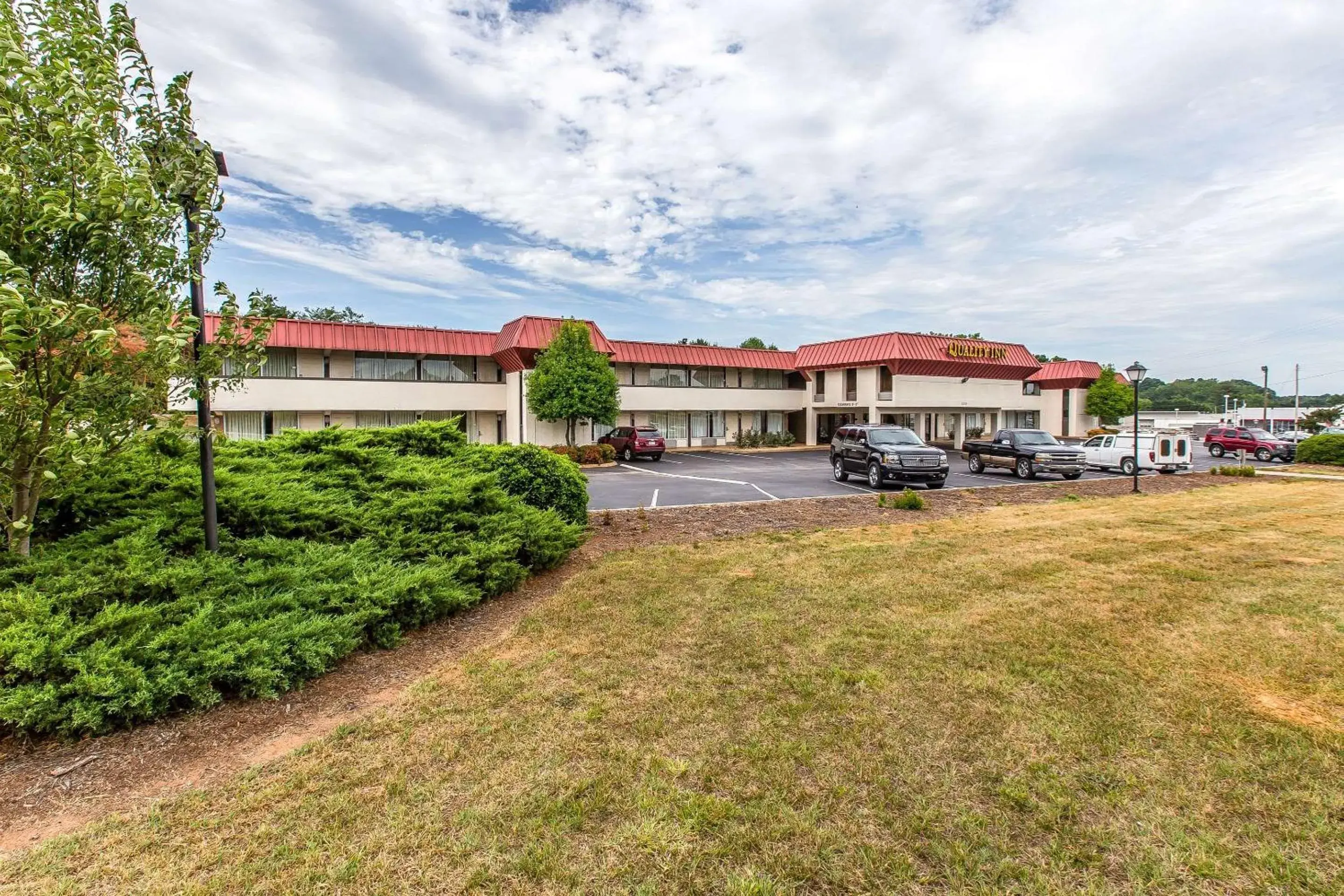 Property building in Quality Inn & Suites Easley - Greenville Property building in Quality Inn & Suites Easley - Greenville