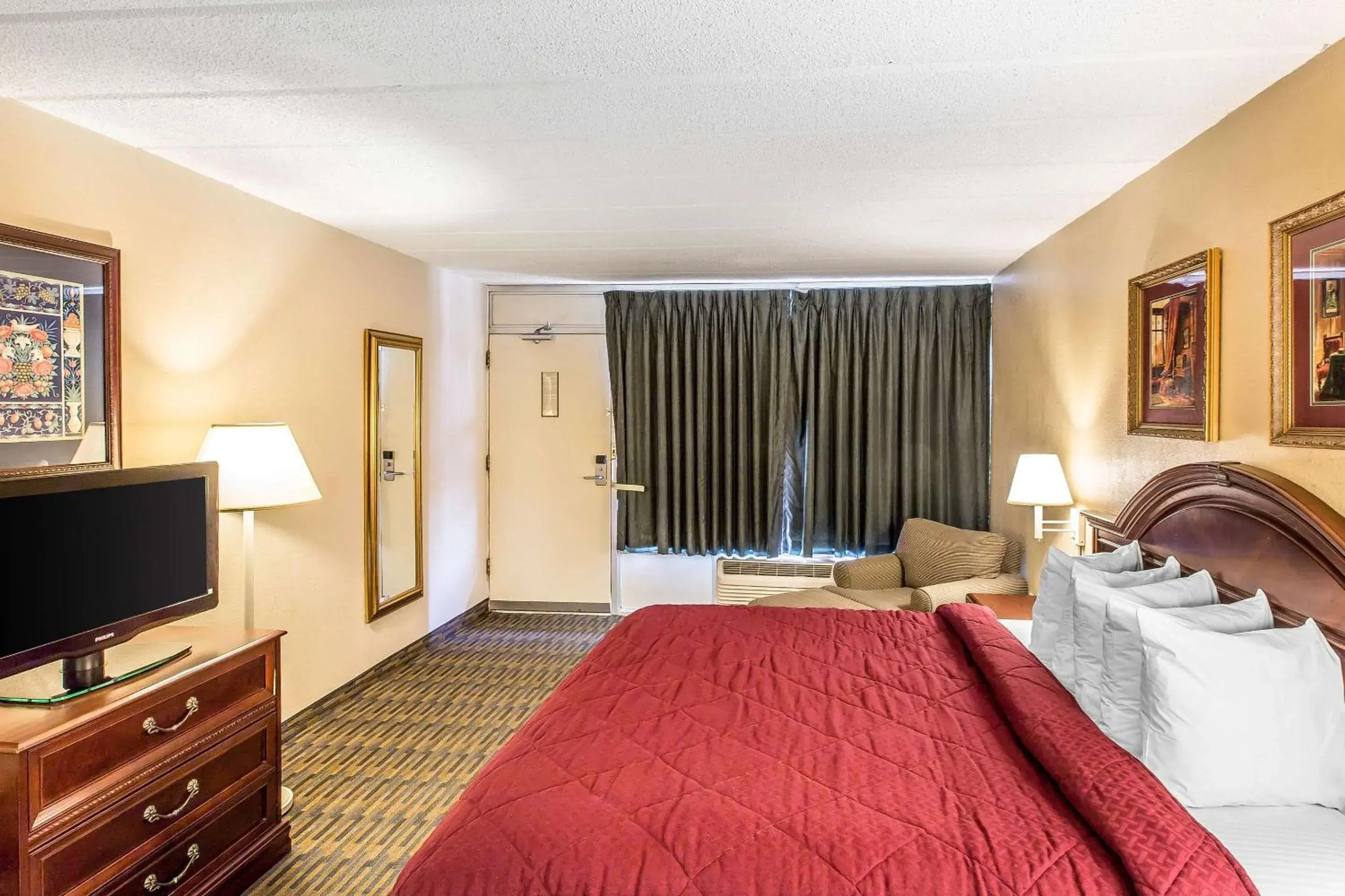 Photo of the whole room, Bed in Quality Inn & Suites Easley - Greenville Photo of the whole room, Bed in Quality Inn & Suites Easley - Greenville