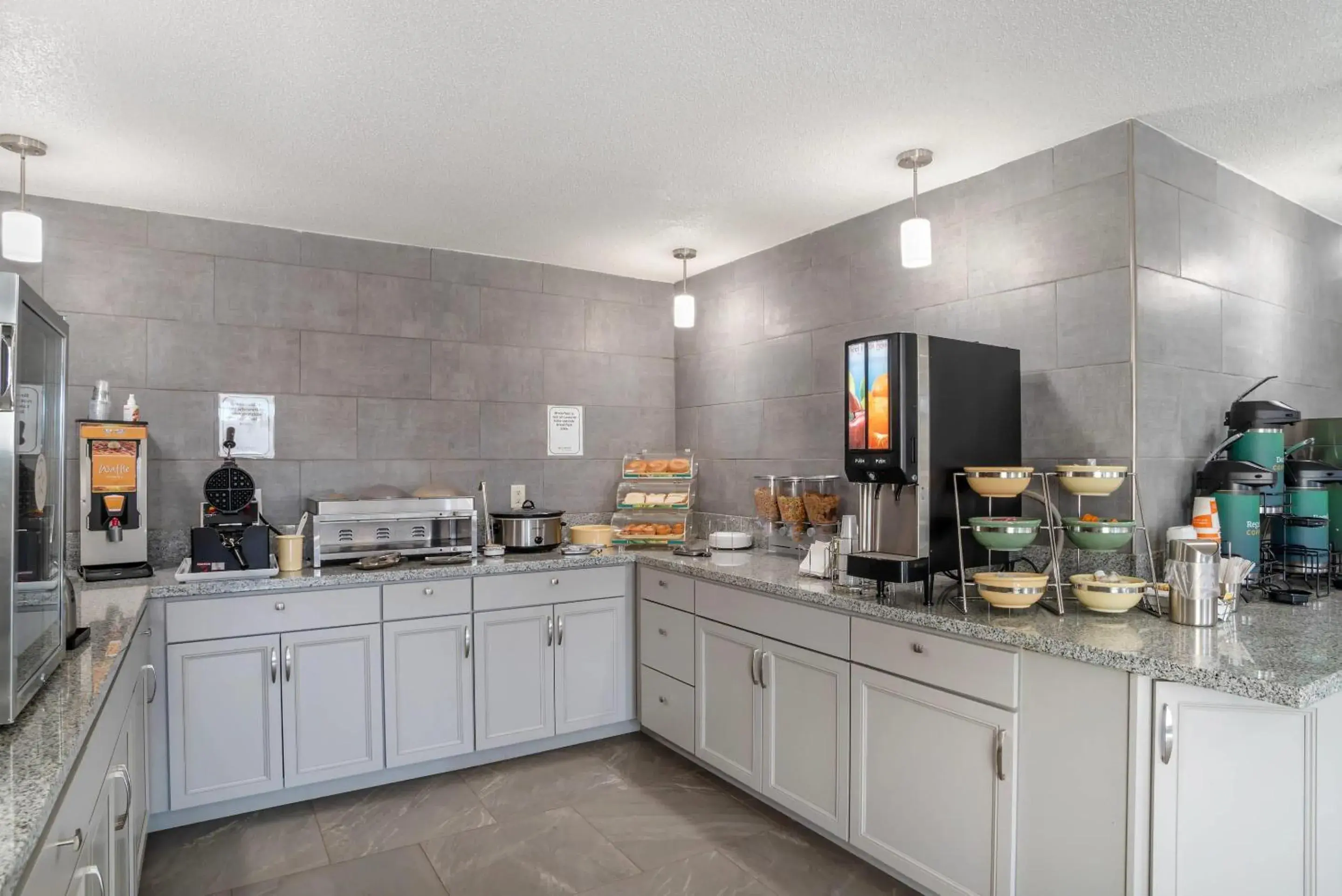 Breakfast in Quality Inn Simpsonville-Greenville Breakfast in Quality Inn Simpsonville-Greenville