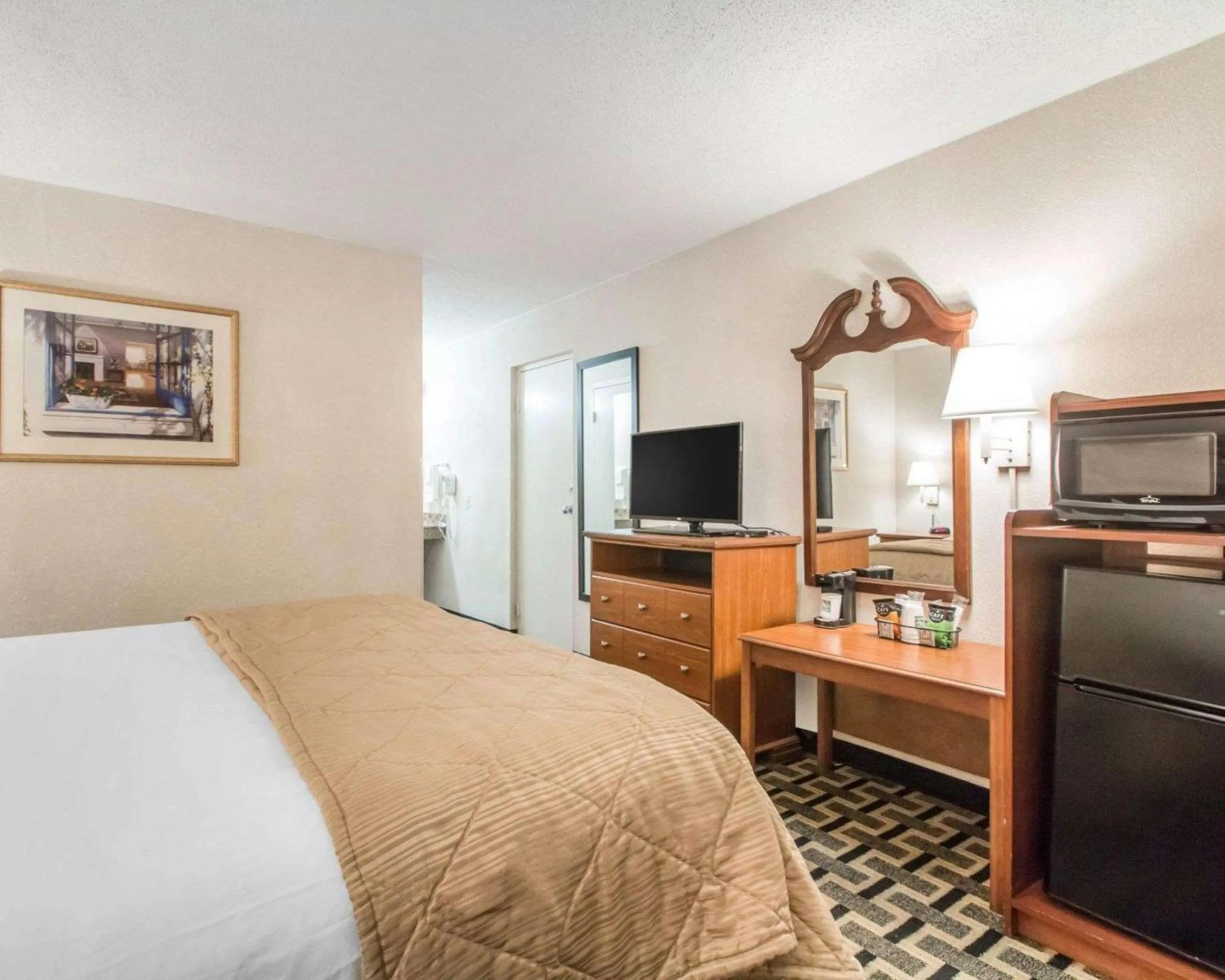 Bedroom, Bed in Quality Inn & Suites Ridgeland