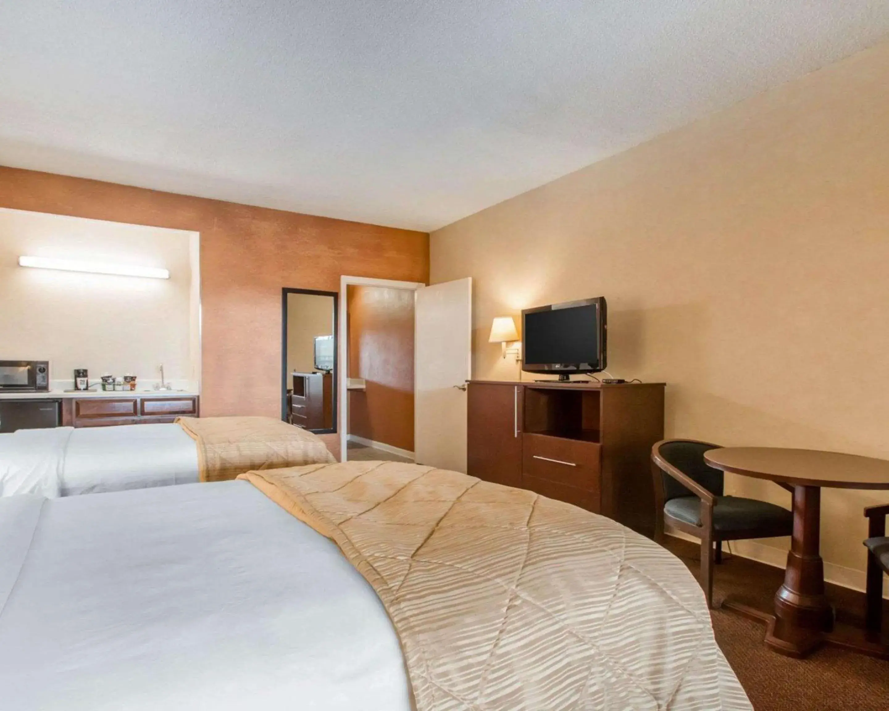 Bedroom, Bed in Quality Inn & Suites Ridgeland Bedroom, Bed in Quality Inn & Suites Ridgeland