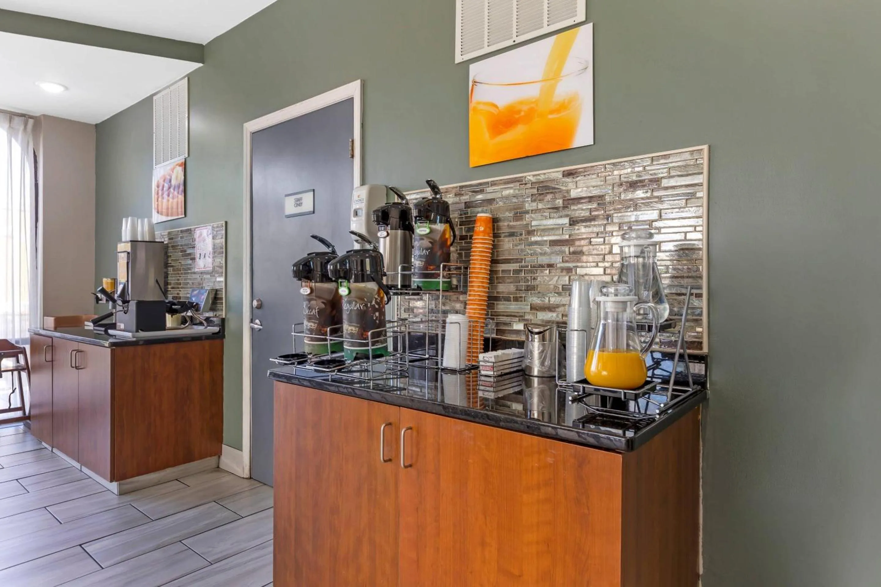 Breakfast in Quality Inn & Suites Orangeburg