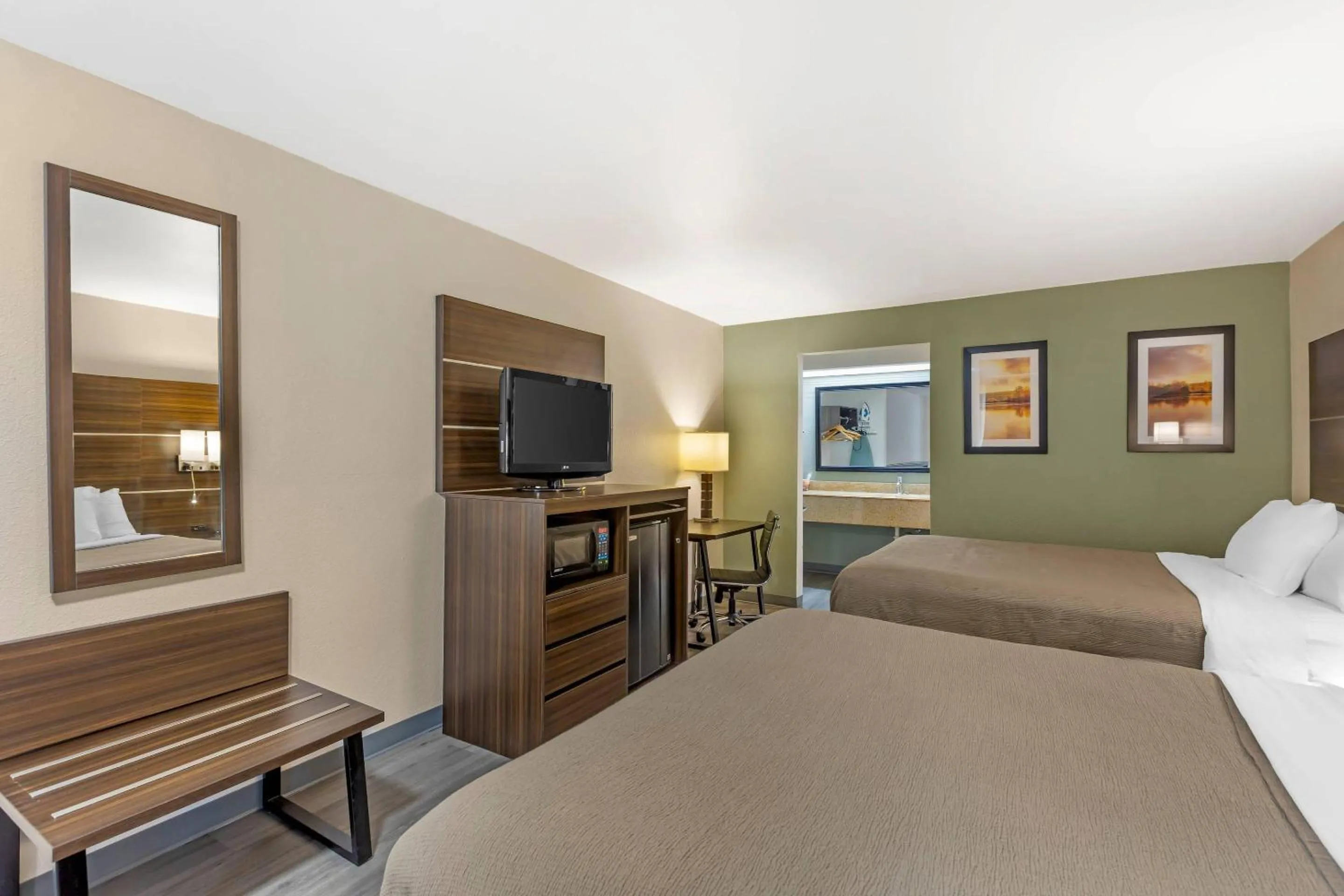 Bedroom, Bed in Quality Inn & Suites Orangeburg