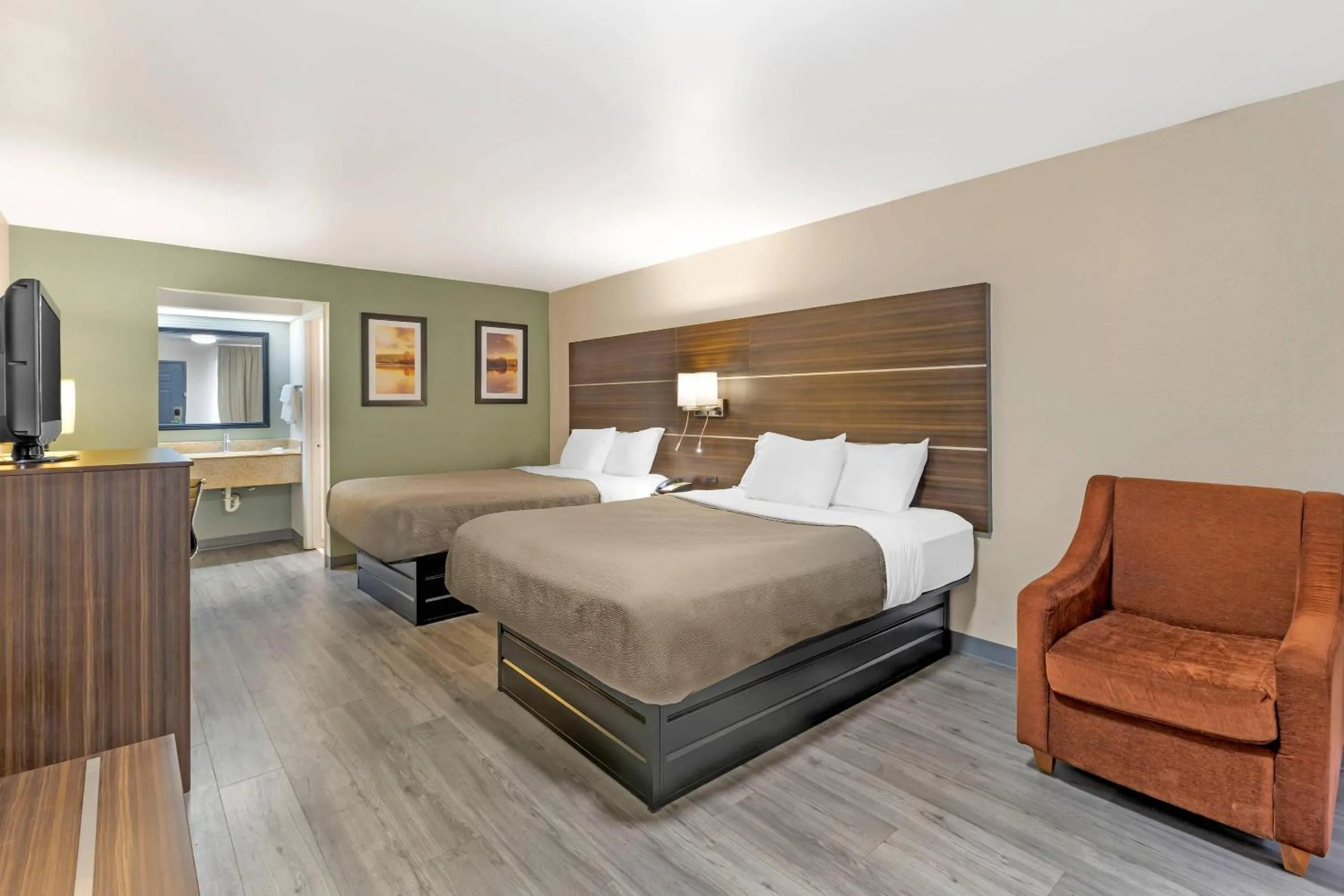 Bedroom, Bed in Quality Inn & Suites Orangeburg