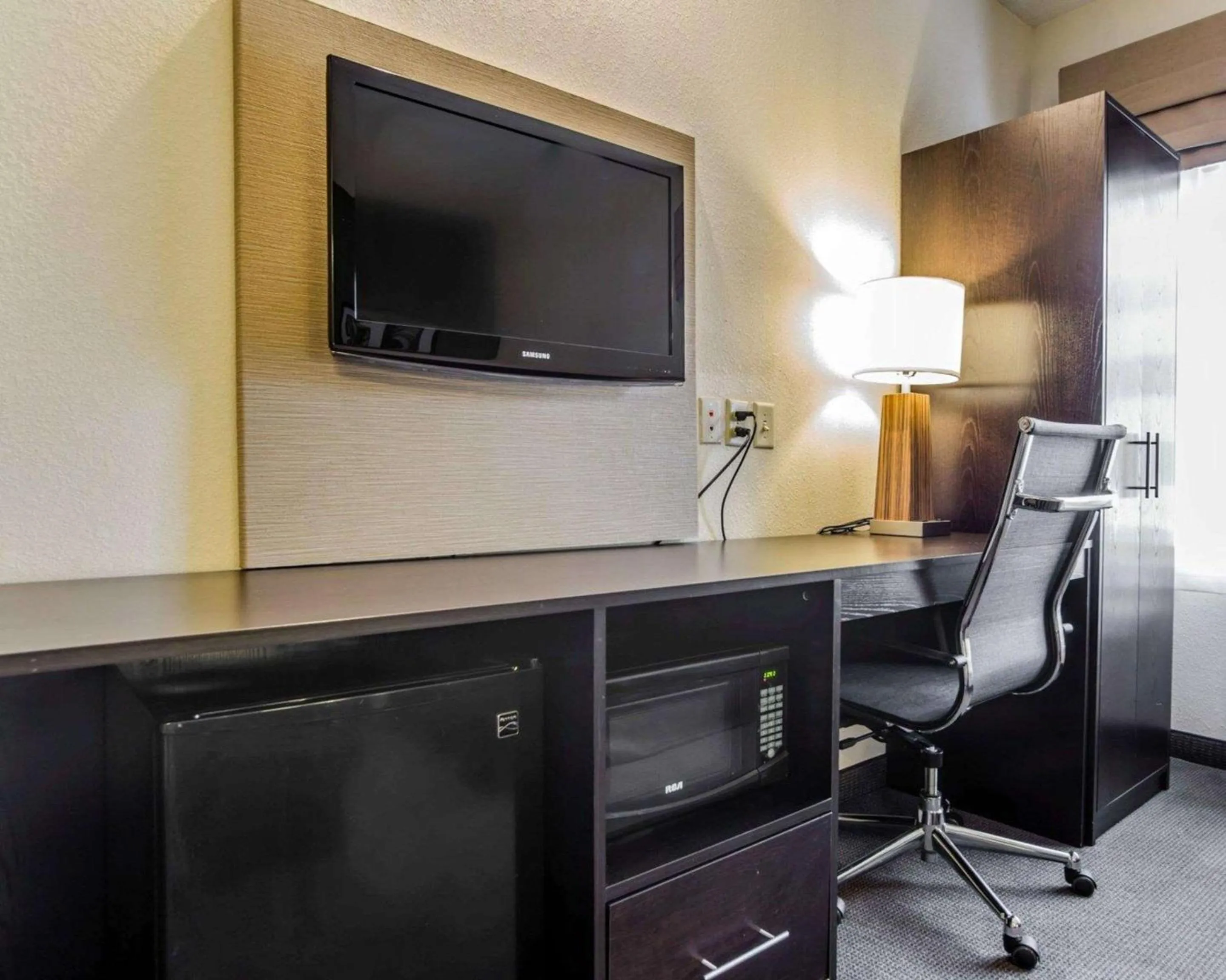 Photo of the whole room in Sleep Inn Walterboro I-95