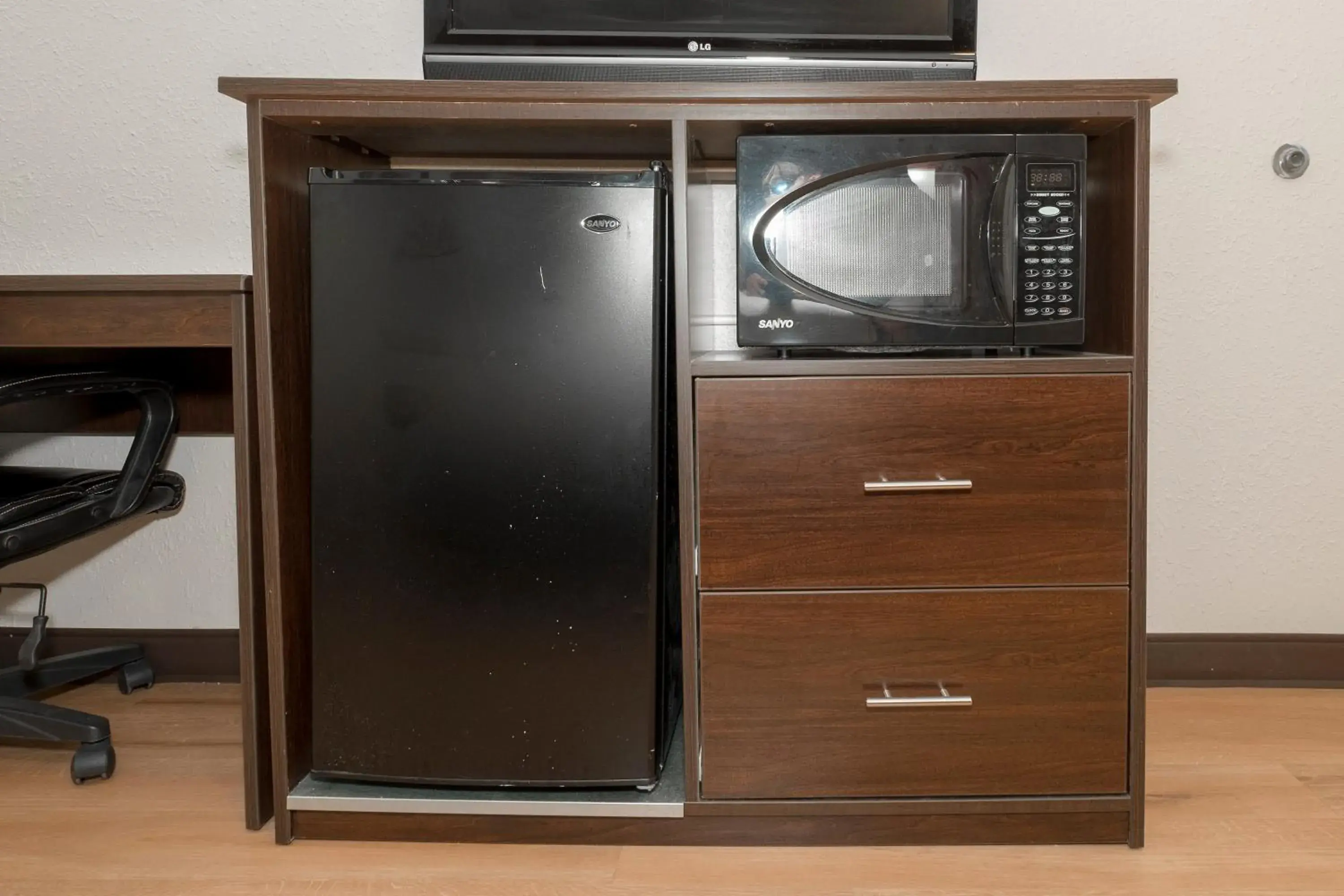 Photo of the whole room in Red Roof Inn Bishopville Photo of the whole room in Red Roof Inn Bishopville
