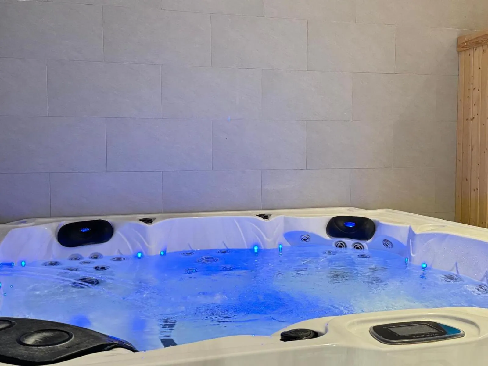 Hot Tub in Les Manoirs des Portes de Deauville - Small Luxury Hotel Of The World