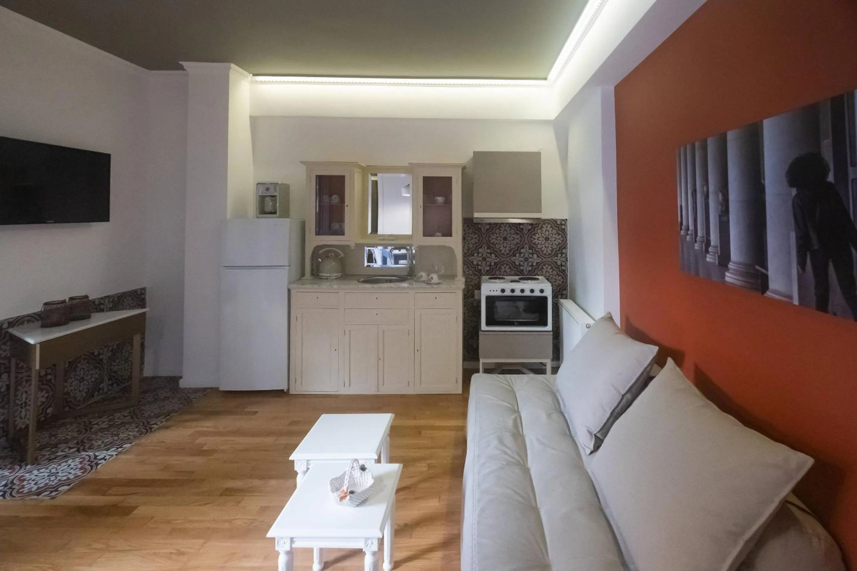 ATHENIAN YARD SUITES