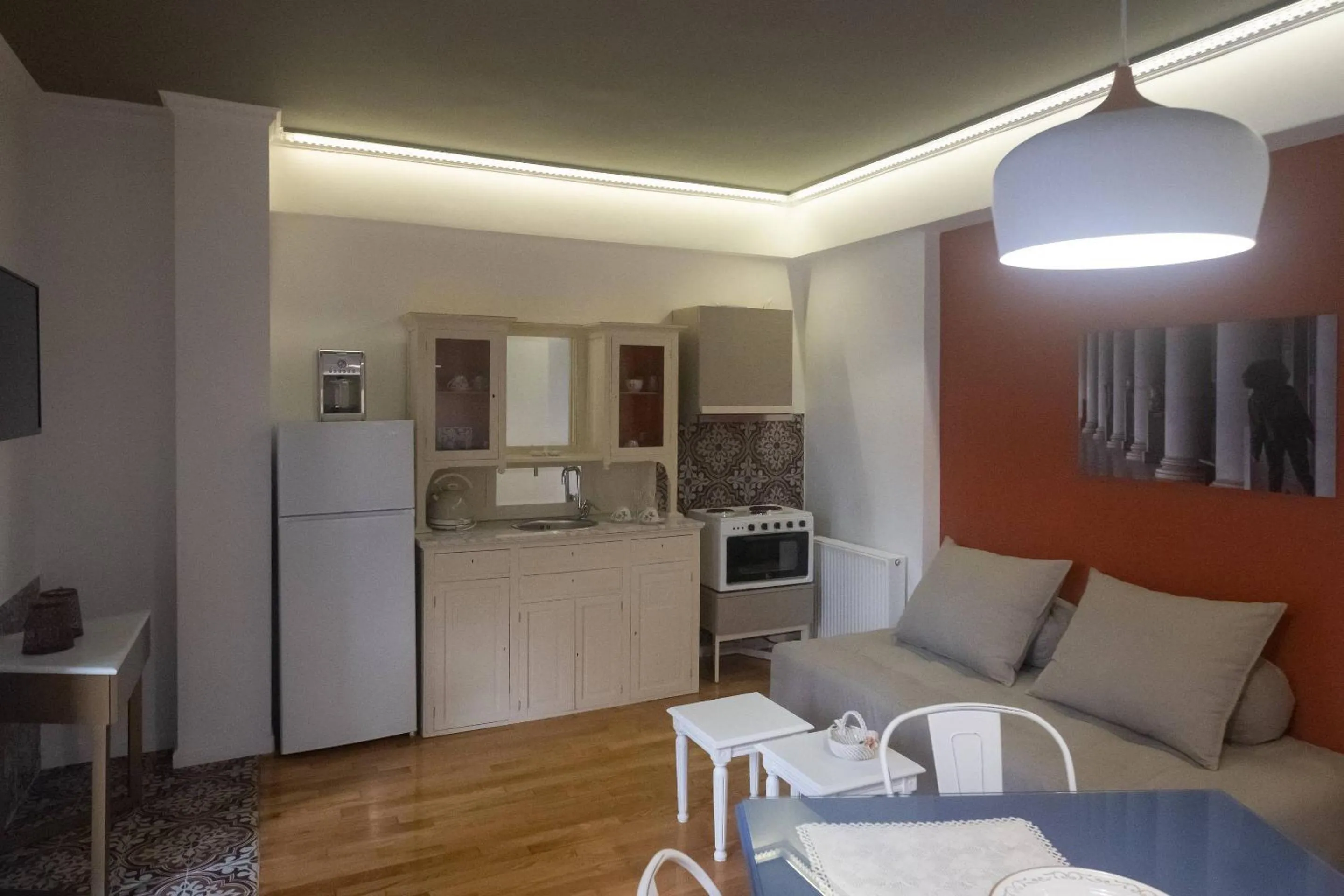 ATHENIAN YARD SUITES